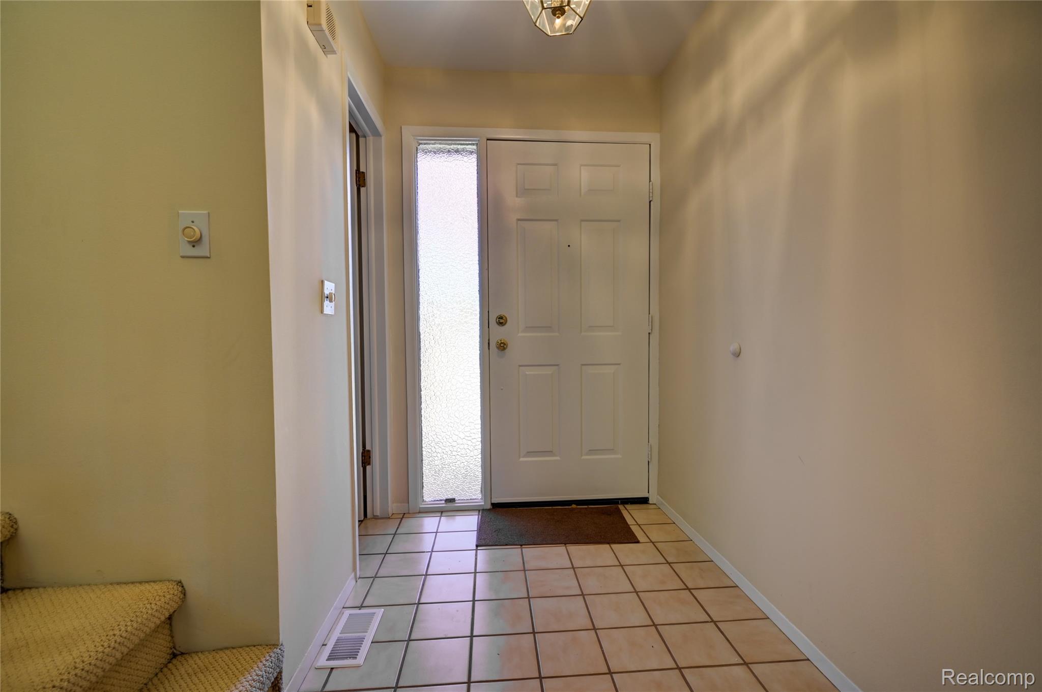 1946 White Birch Court