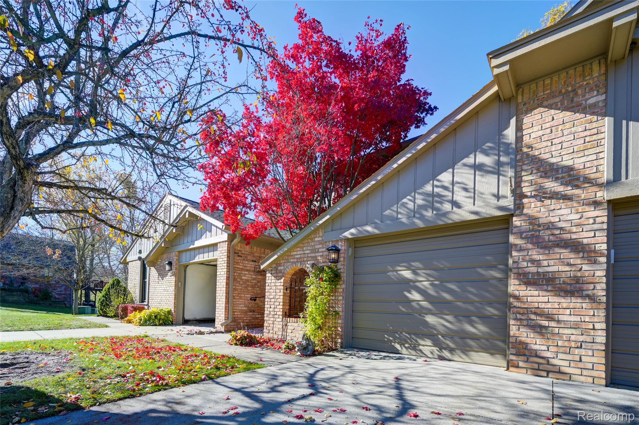 1946 White Birch Court