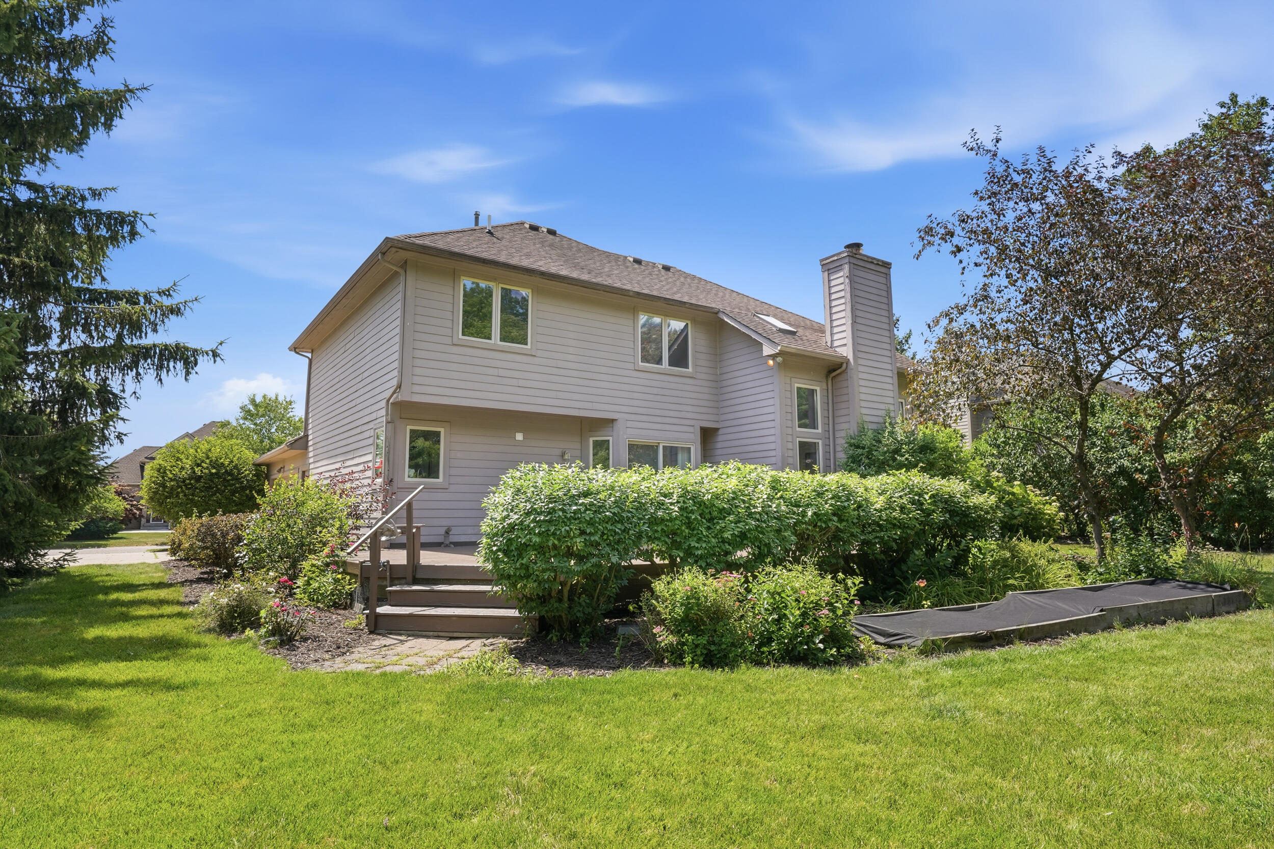 4197 Lake Forest Drive E