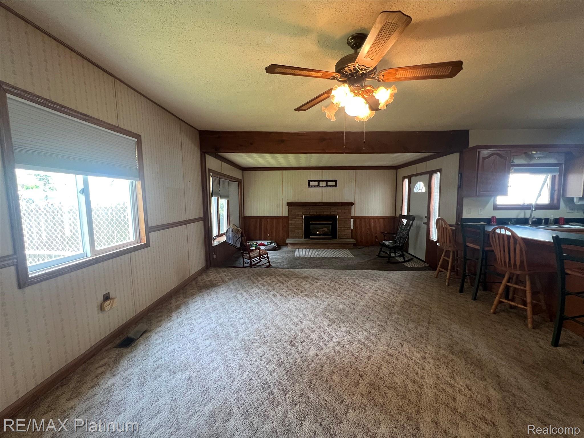 10528 Lake Shore Drive