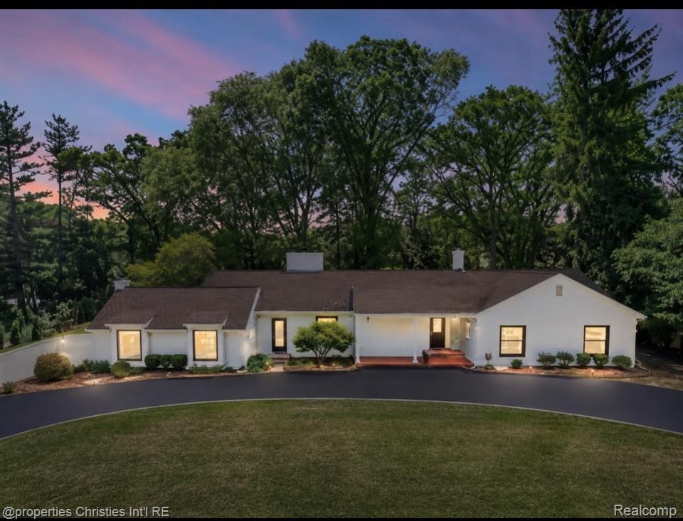 1257 Charrington Road