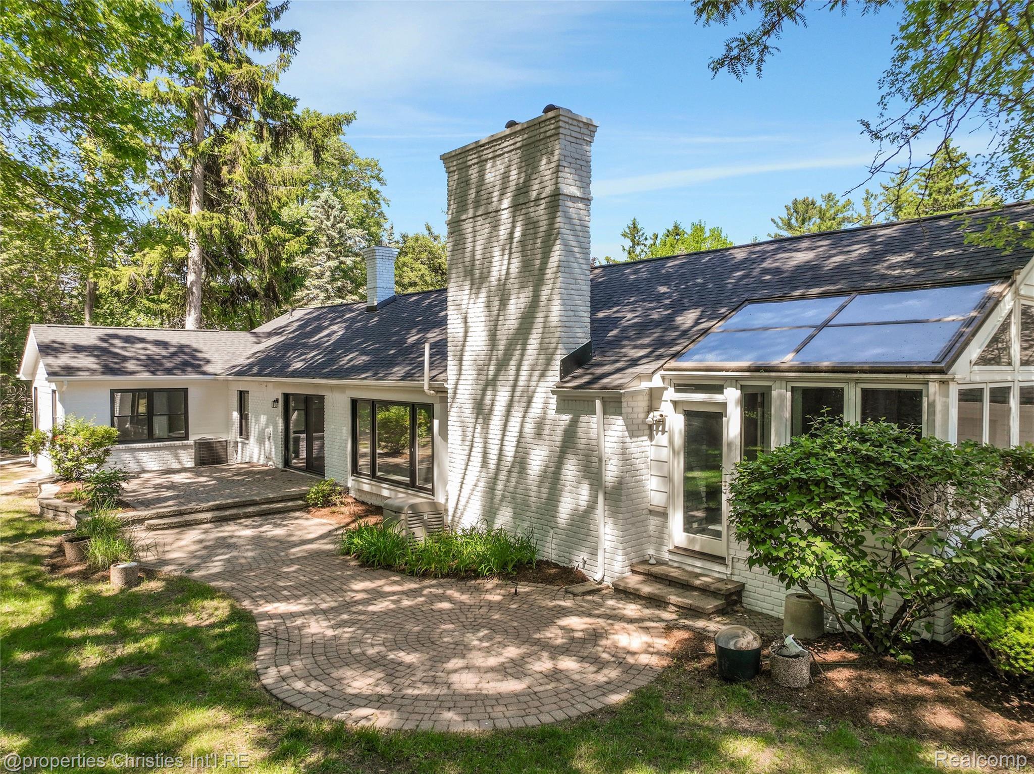 1257 Charrington Road