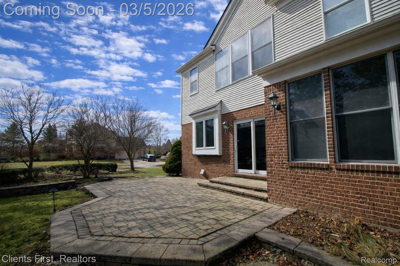 48318 Manhattan Circle