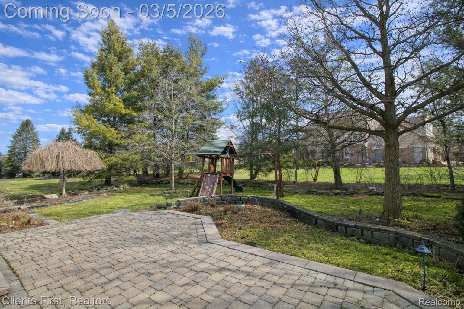 48318 Manhattan Circle