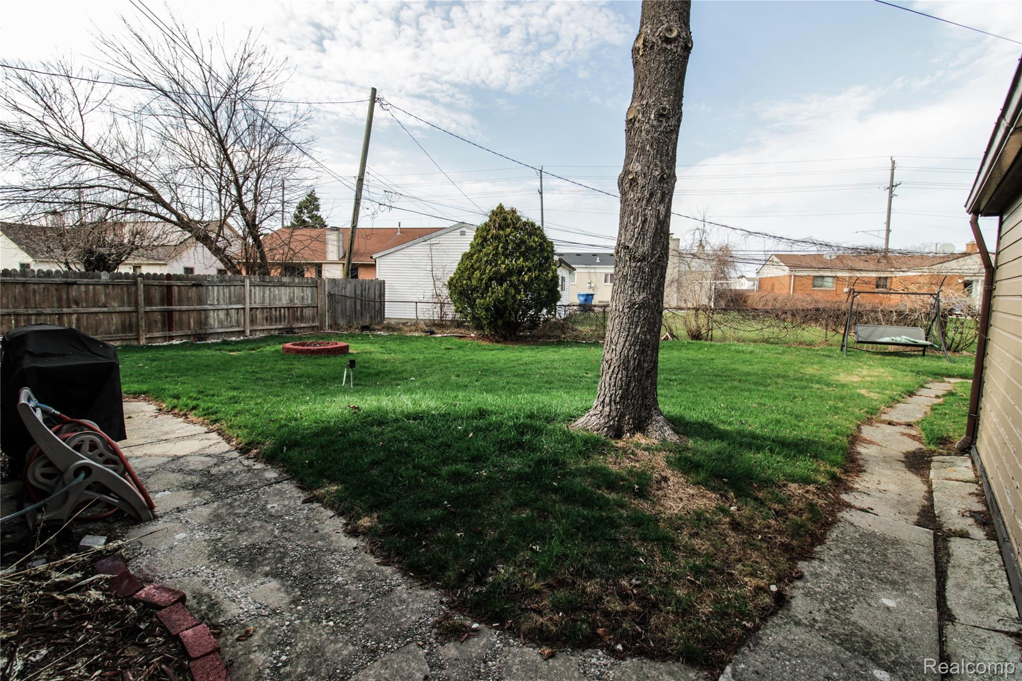 32792 Ridgefield Avenue