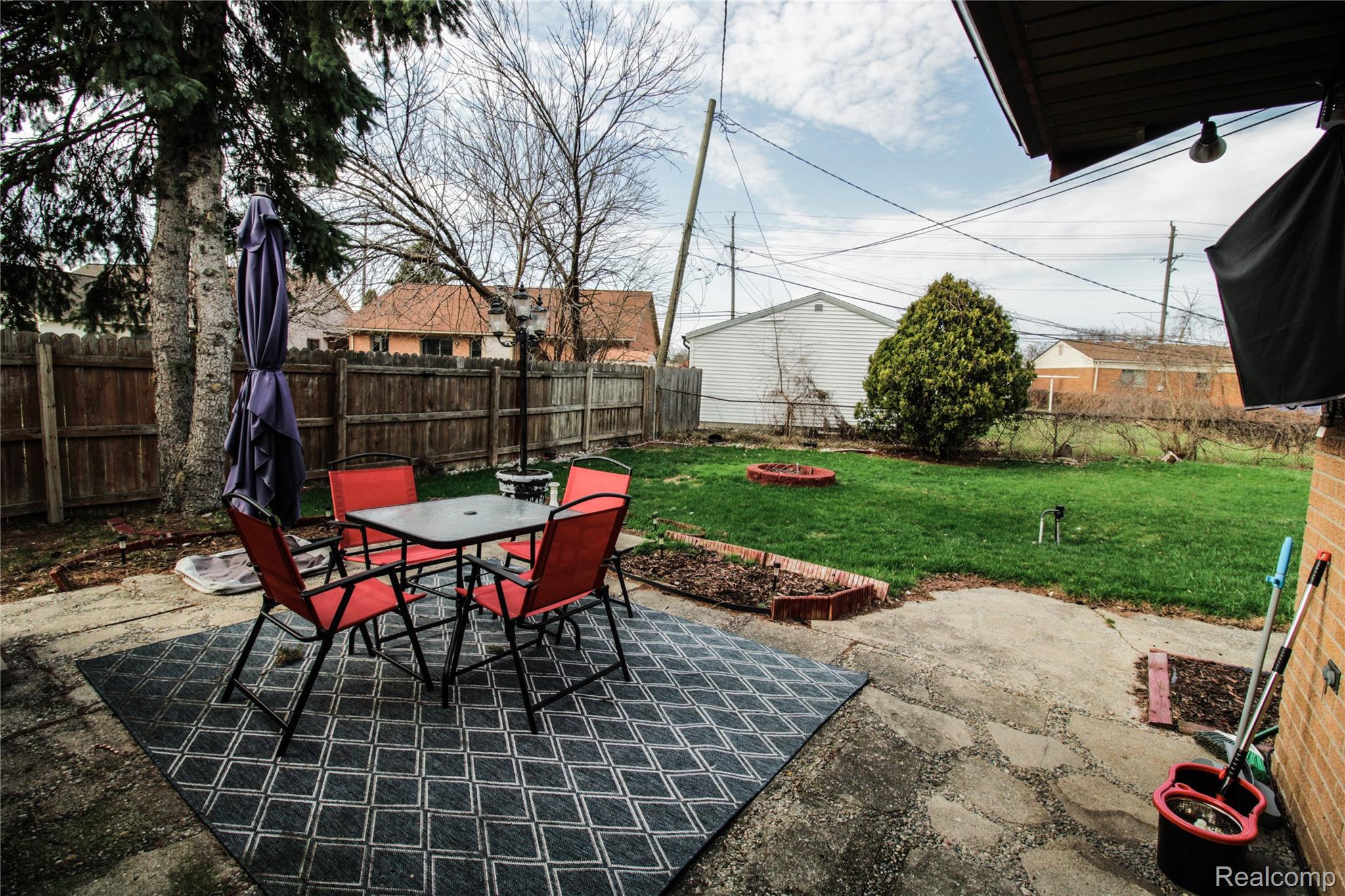 32792 Ridgefield Avenue