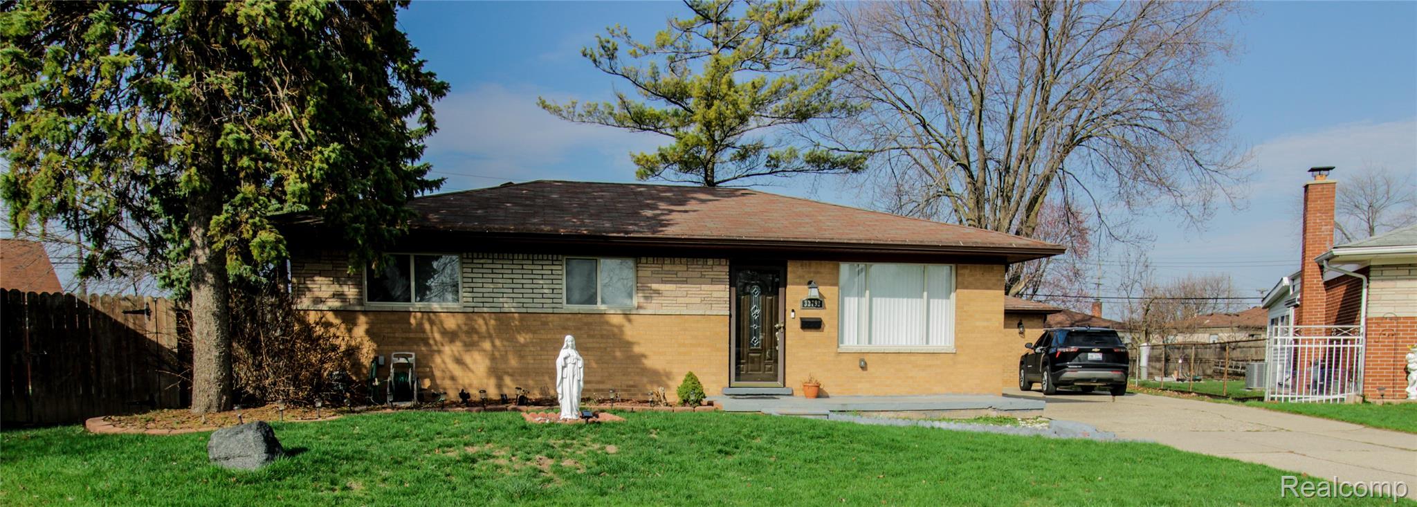 32792 Ridgefield Avenue