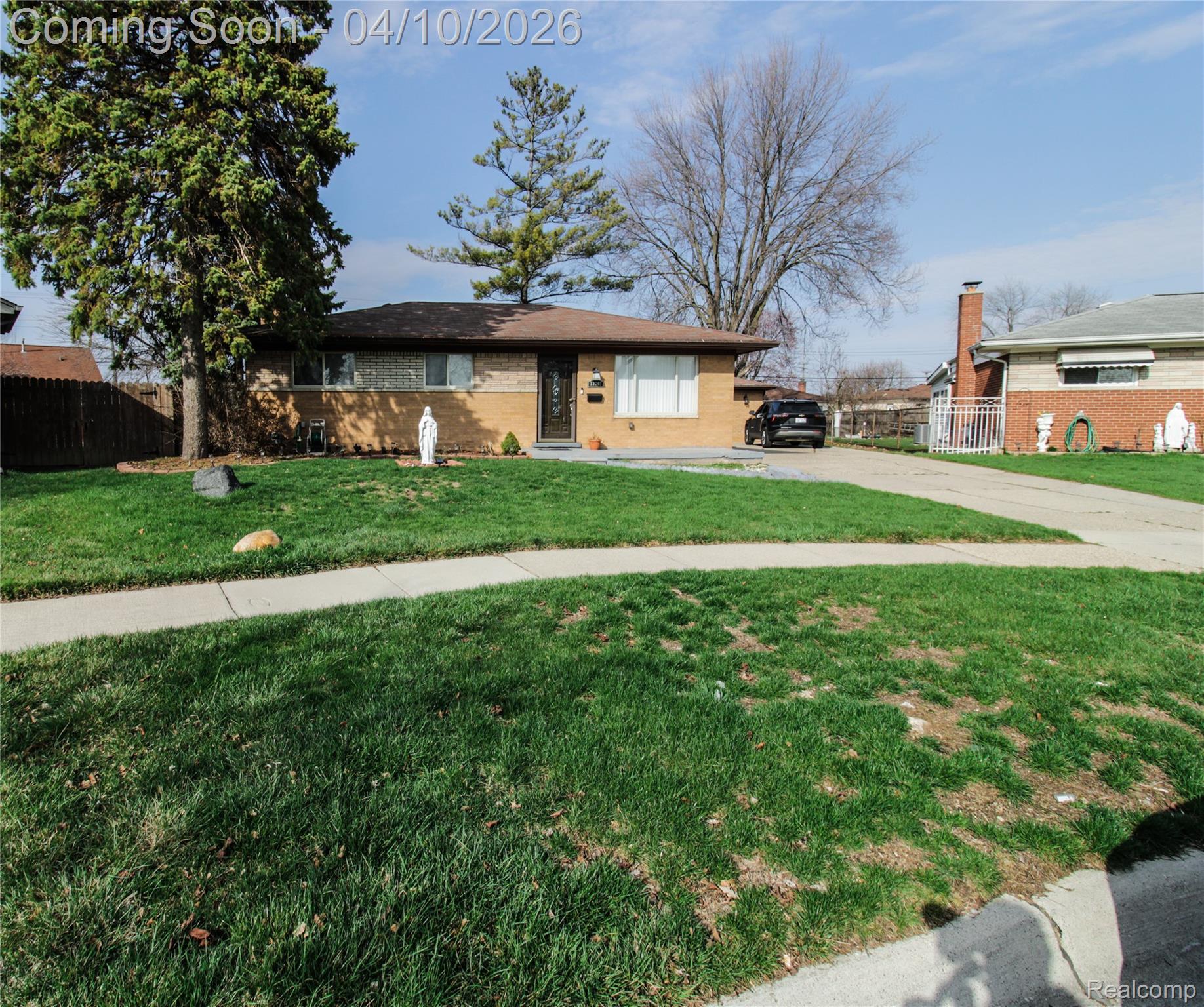 32792 Ridgefield Avenue