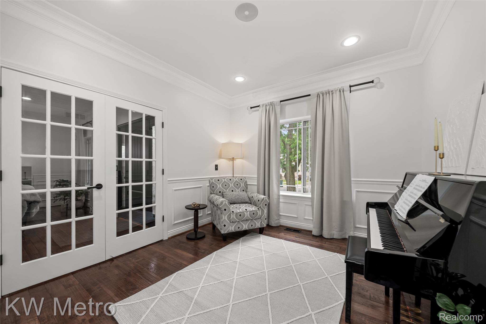505 W Hudson Avenue