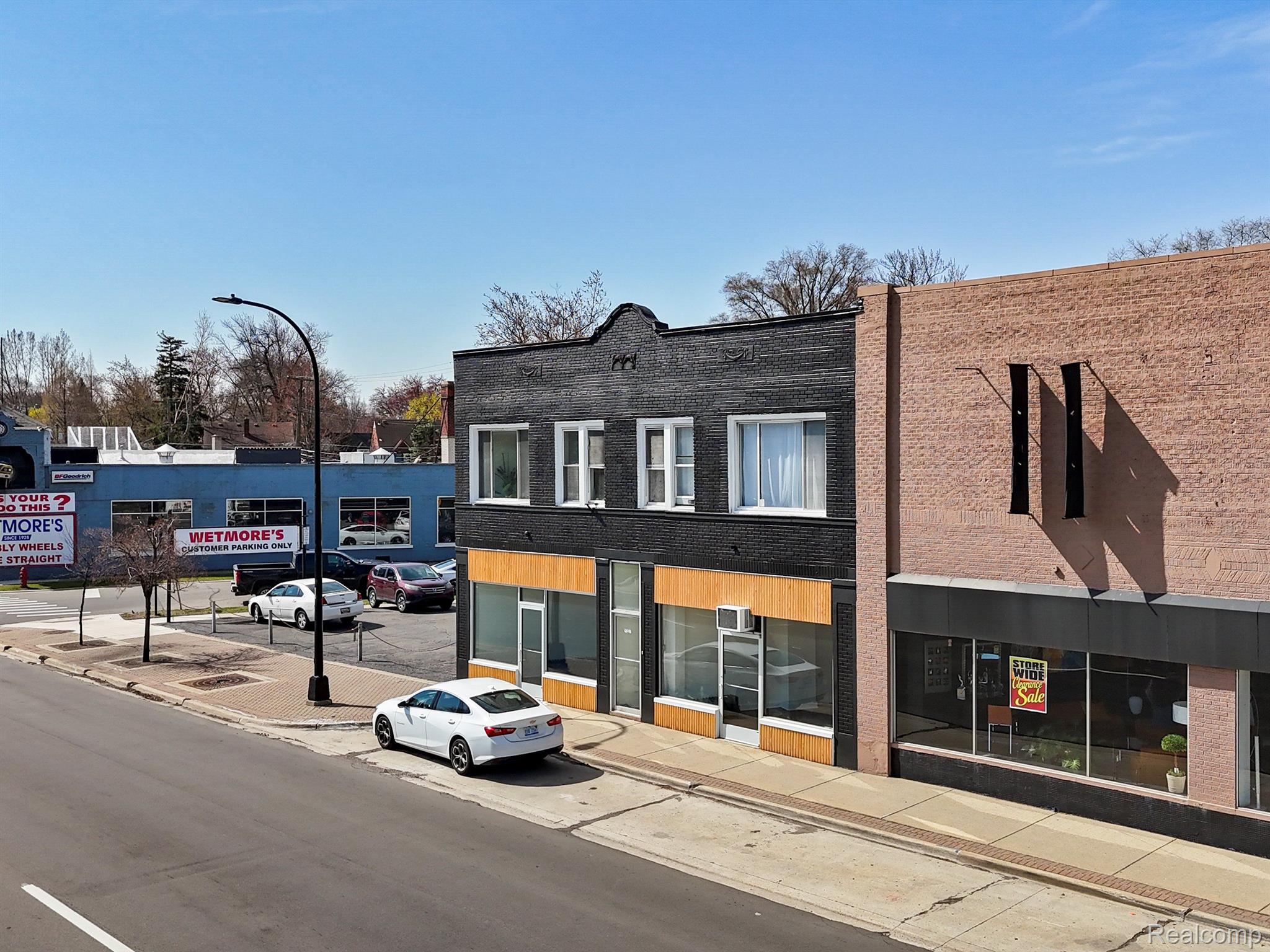 23525 WOODWARD Avenue