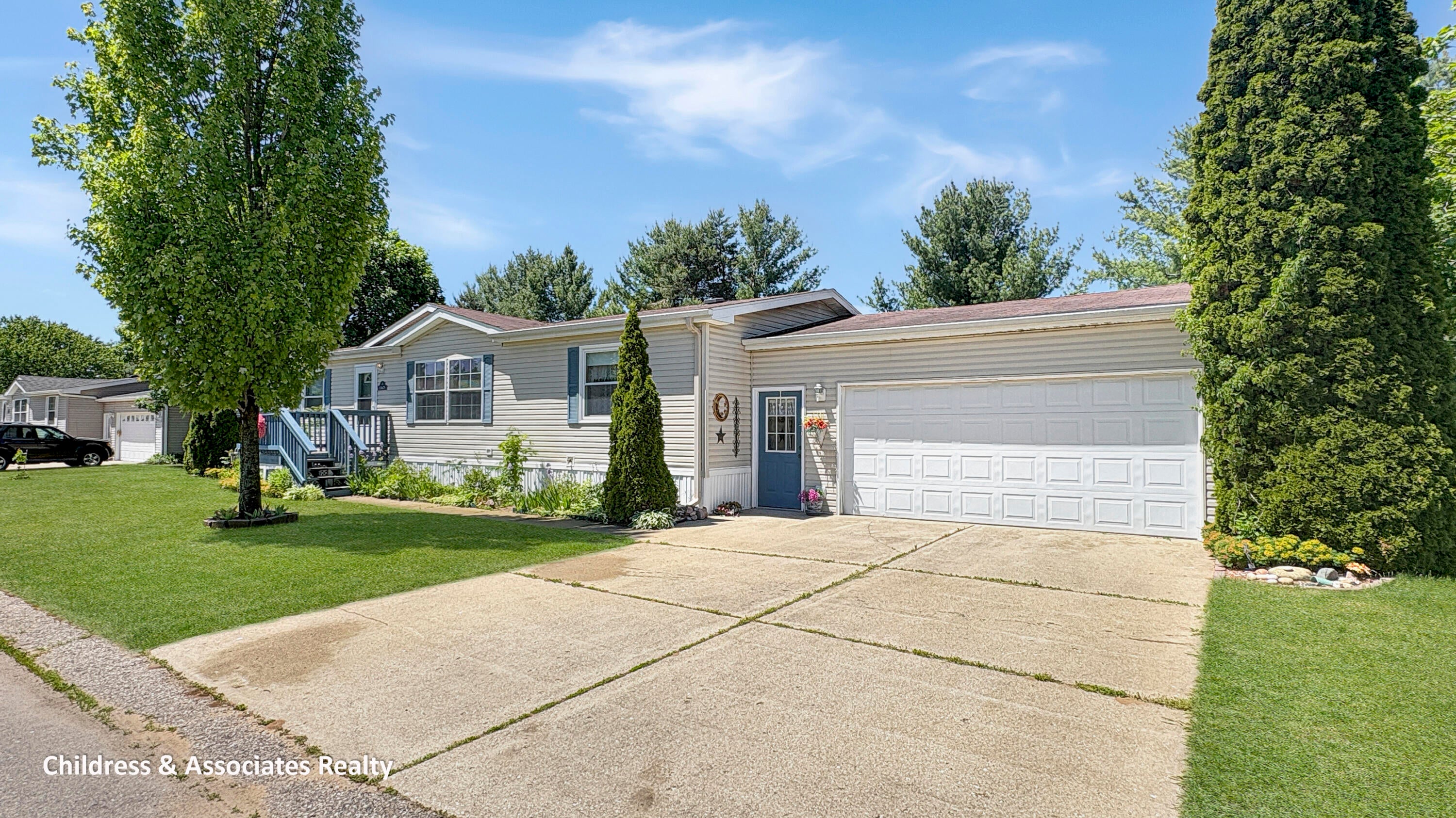 13675 Iris Lane
