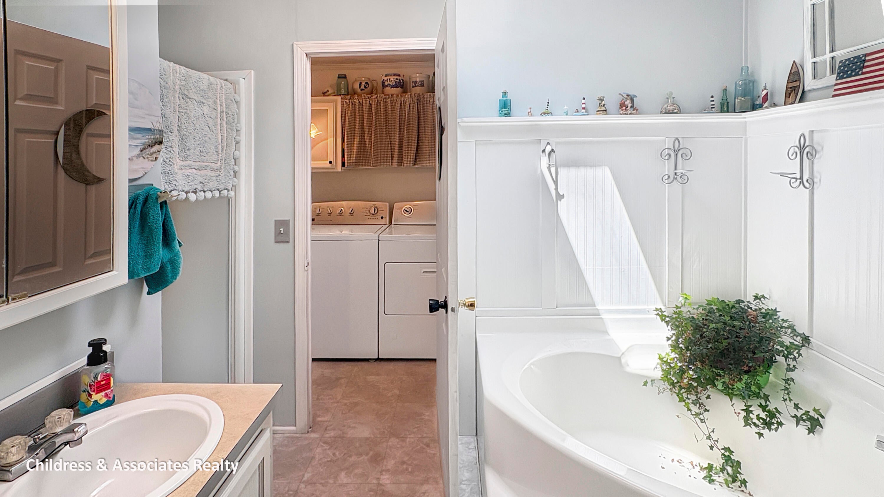 13675 Iris Lane