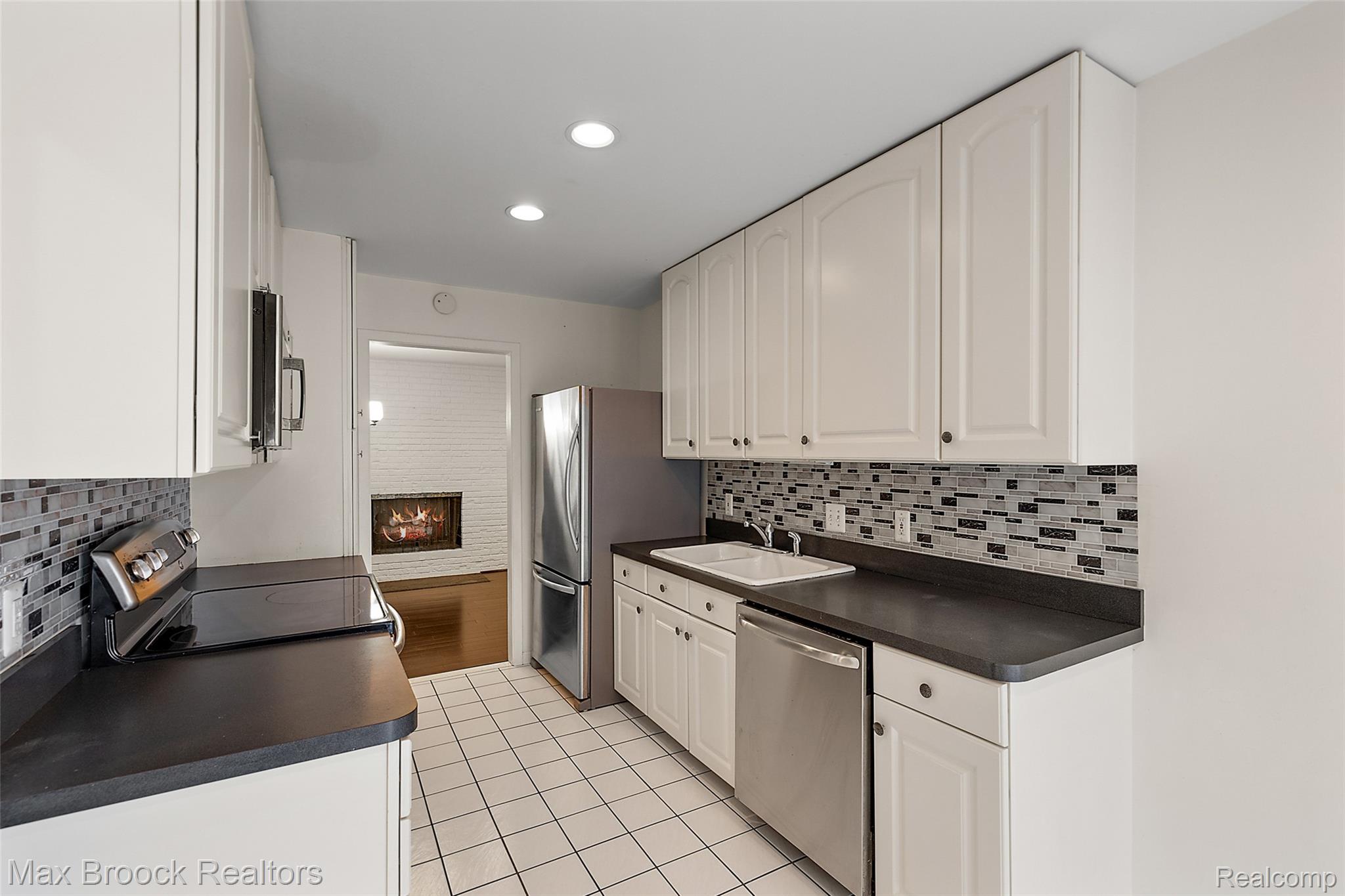 1461 Woodglen Lane G-28
