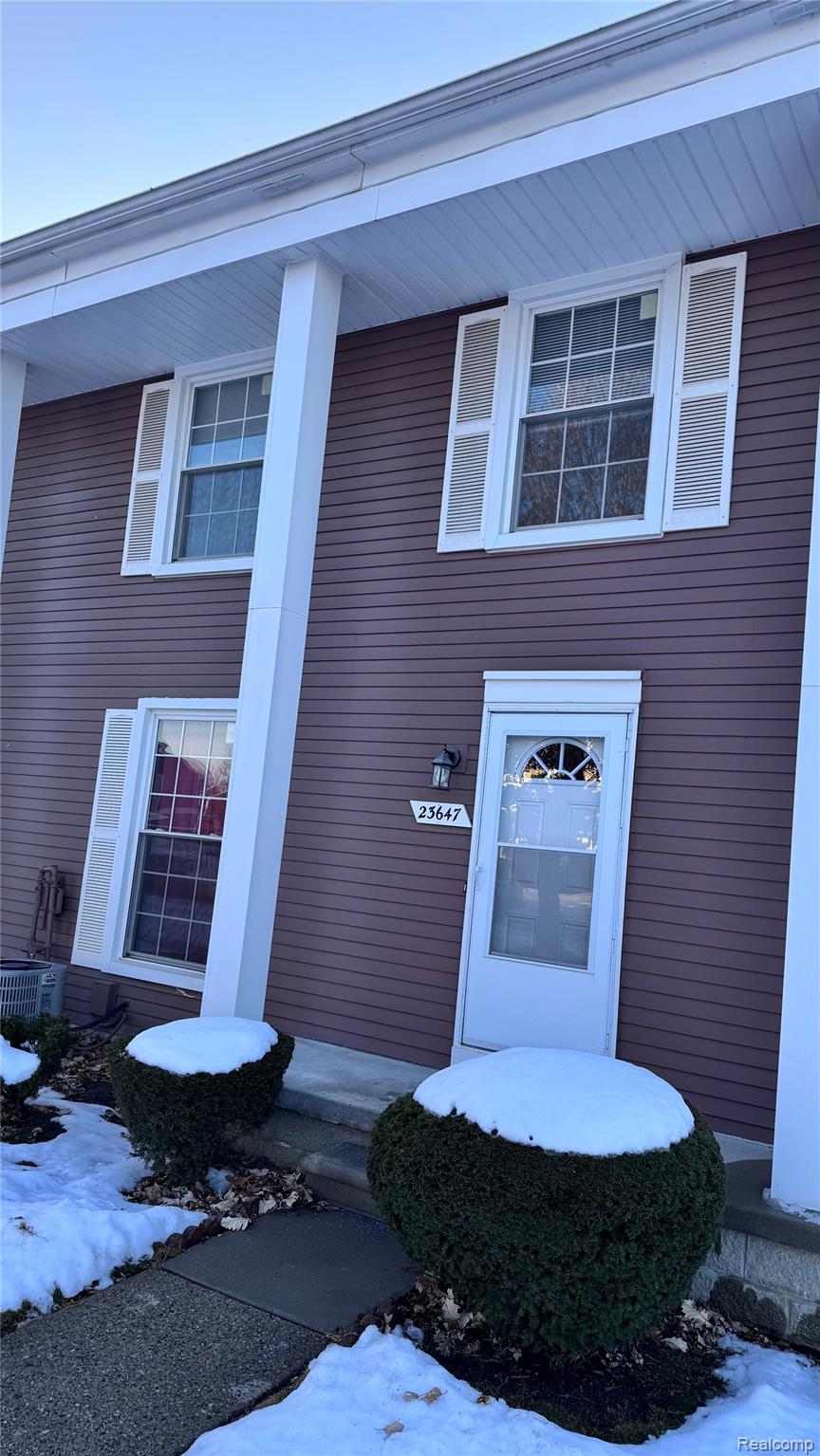 23647 Stonehenge Boulevard