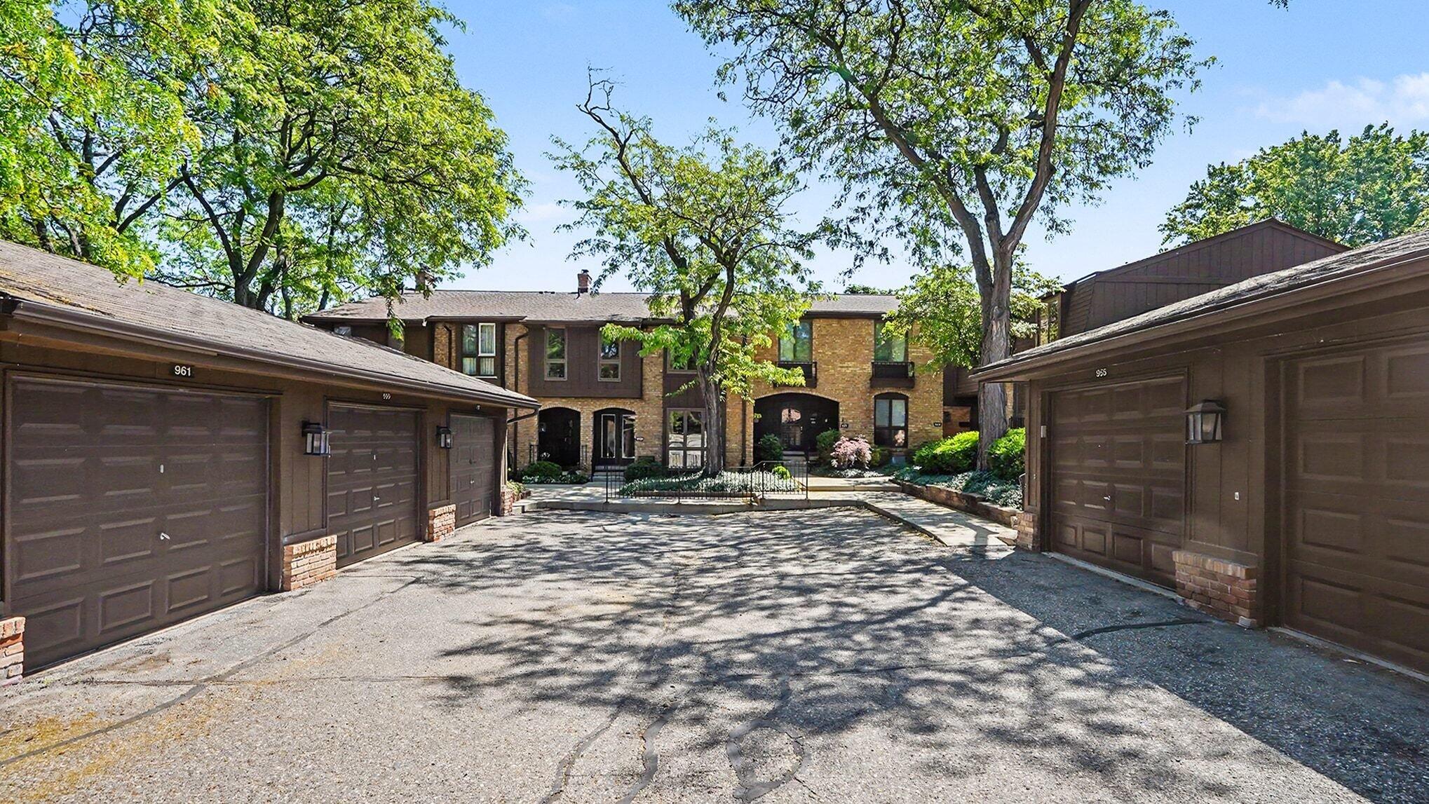 959 Greenhills Drive