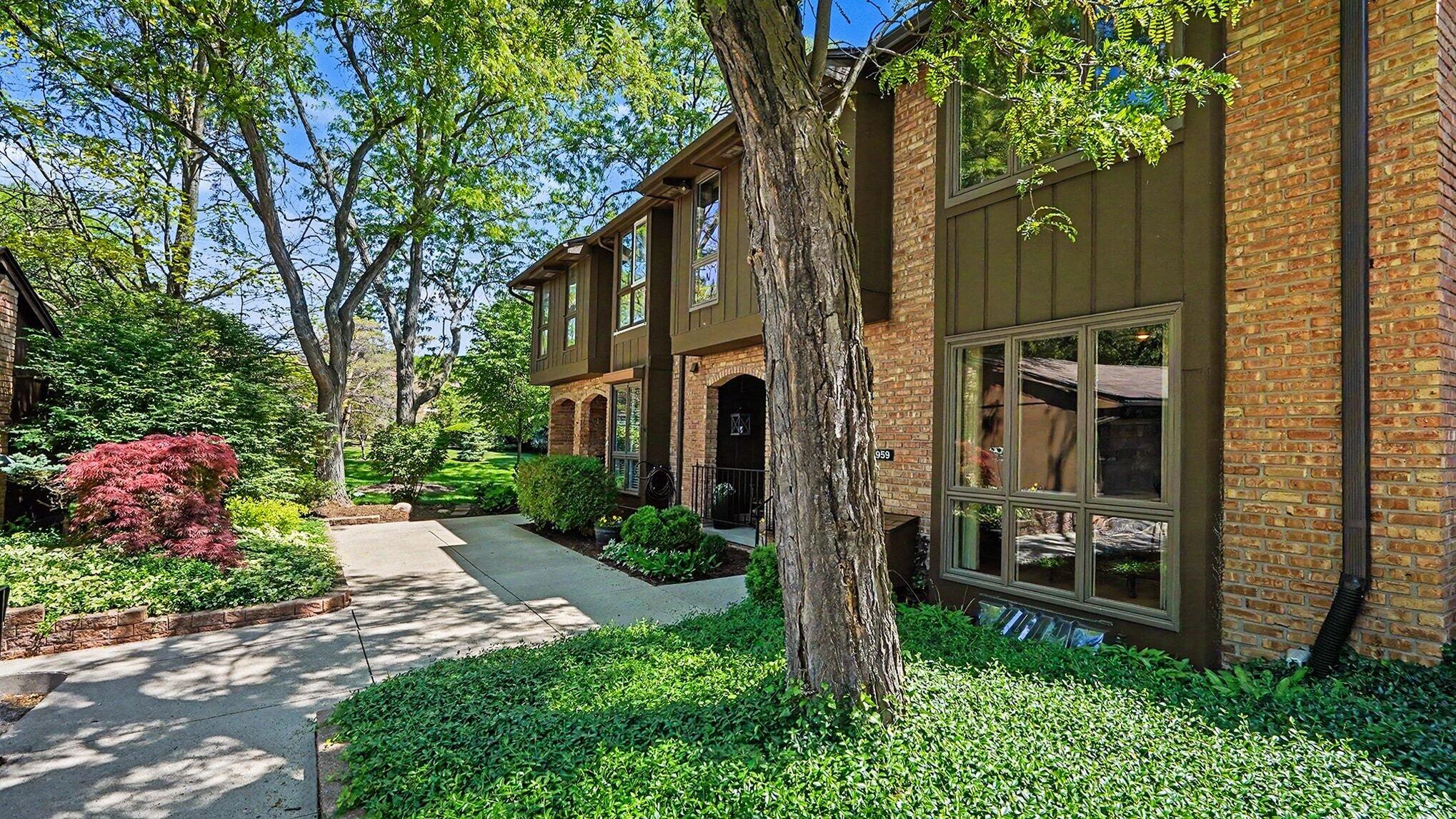 959 Greenhills Drive