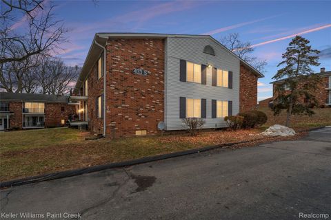 433 Fox Hills Drive S 5 Bloomfield Hills City MI 48304
