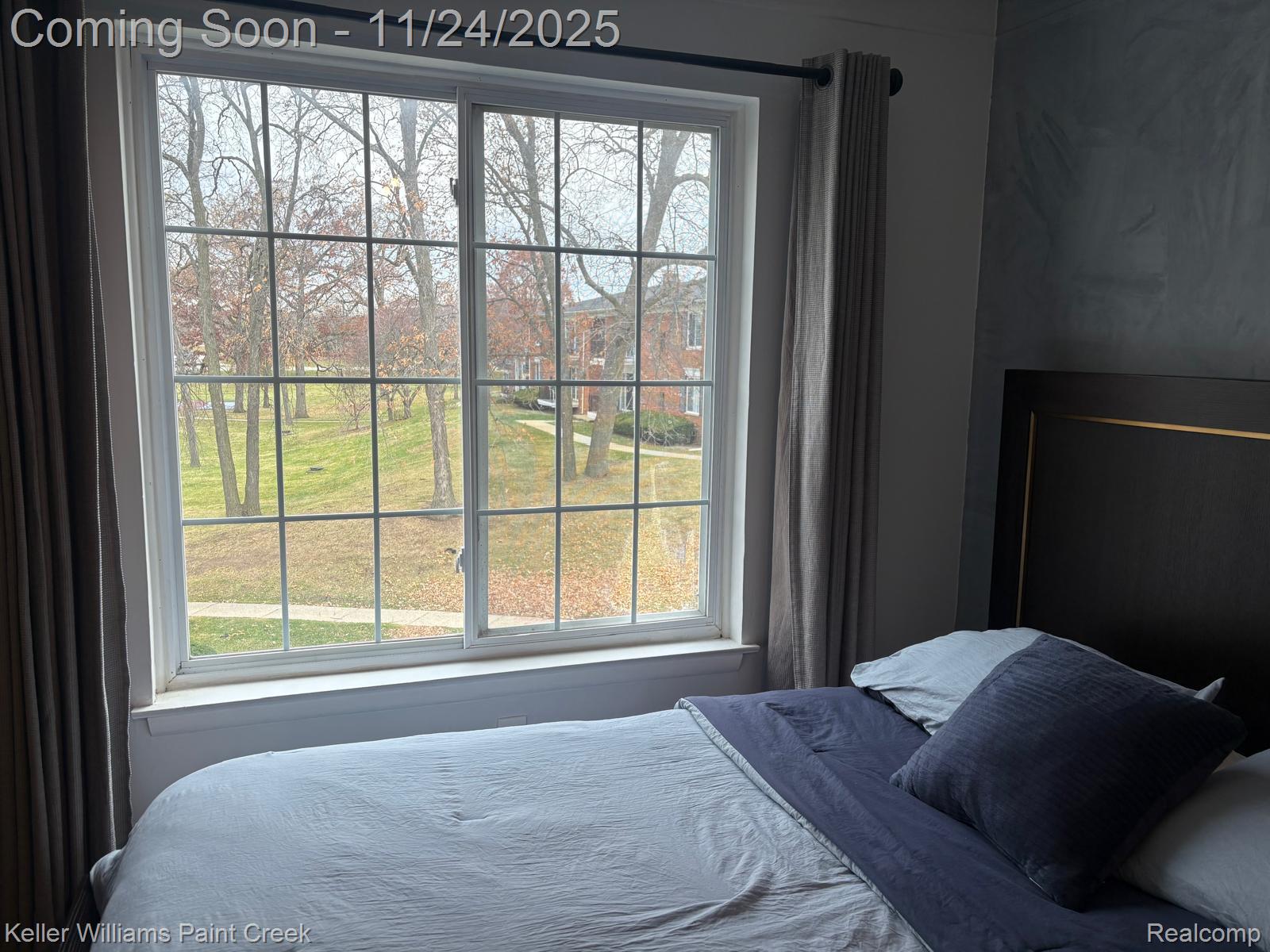 433 Fox Hills Drive S 5