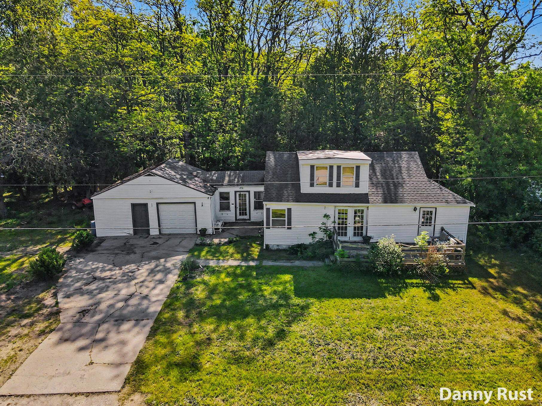 1430 Delz Drive
