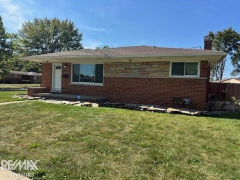 26515 Newport Avenue Warren City MI 48089