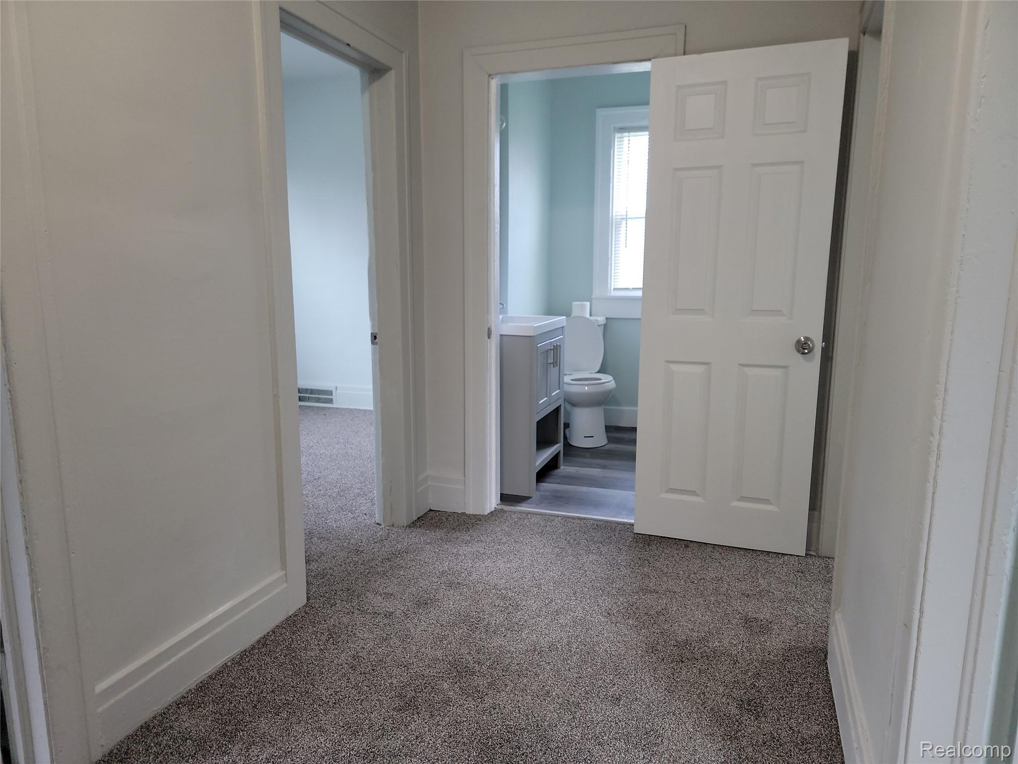 Detroit, Michigan 48215, United States, 4 Bedrooms Bedrooms, ,1 BathroomBathrooms,Residential,Active,252860