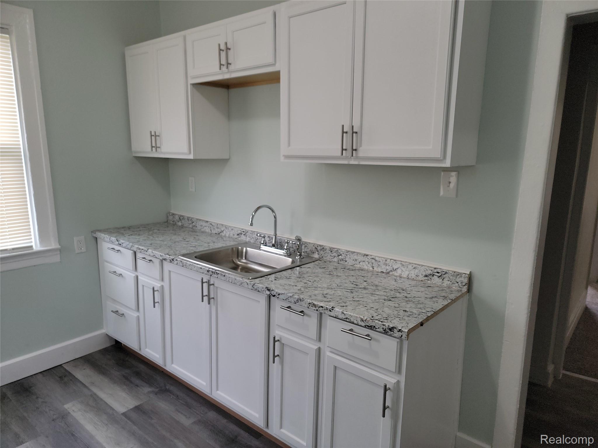 Detroit, Michigan 48215, United States, 4 Bedrooms Bedrooms, ,1 BathroomBathrooms,Residential,Active,252860