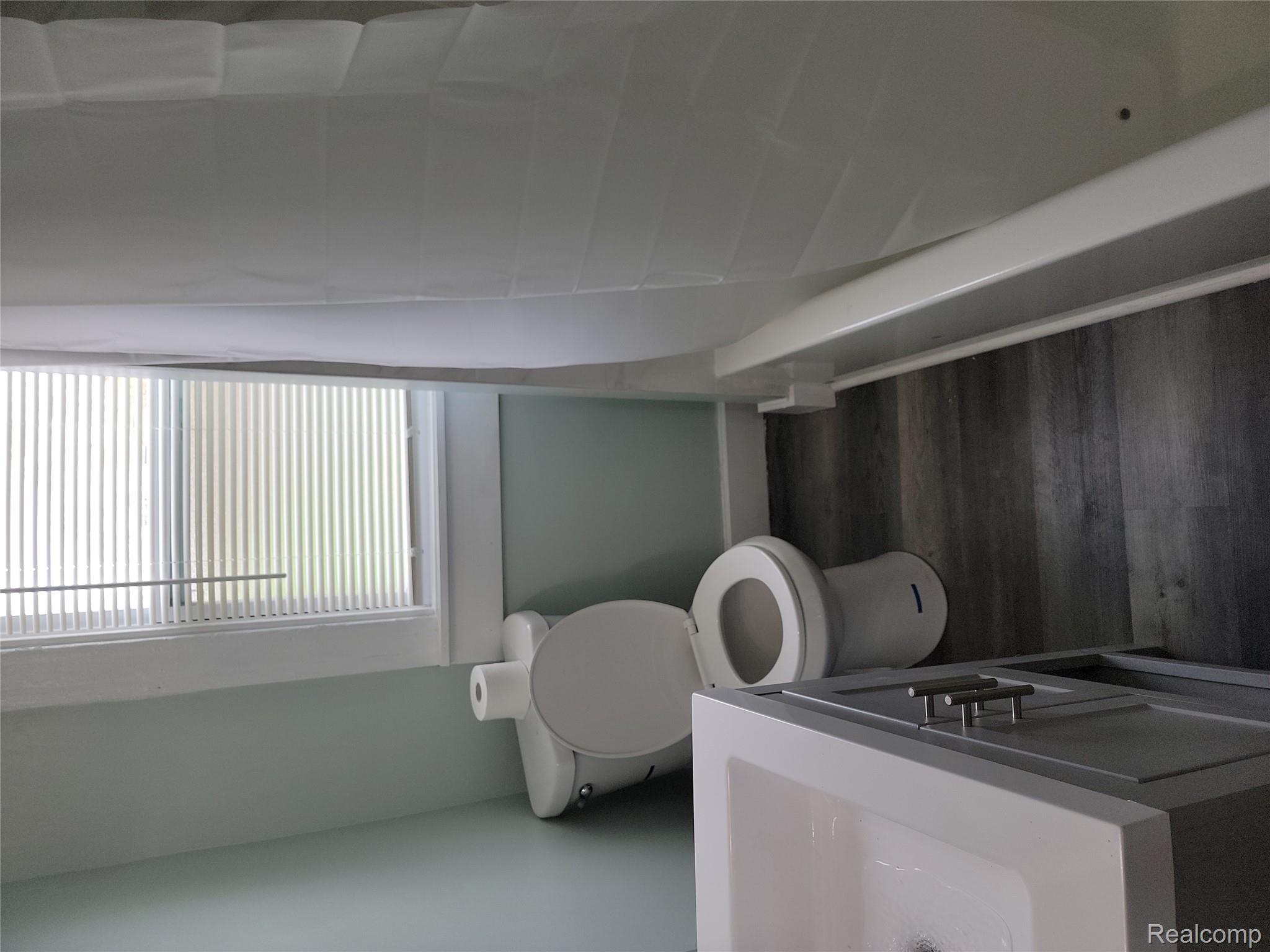 Detroit, Michigan 48215, United States, 4 Bedrooms Bedrooms, ,1 BathroomBathrooms,Residential,Active,252860