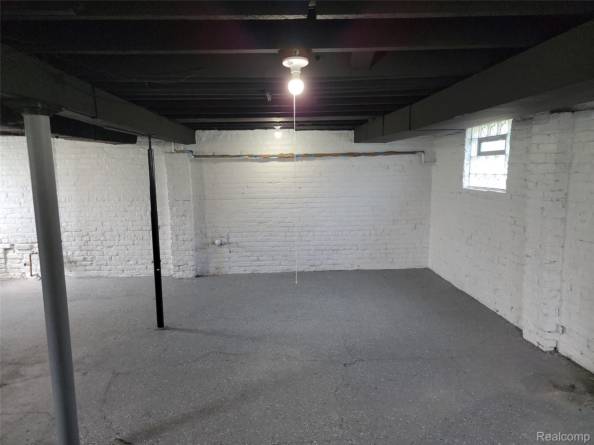 Detroit, Michigan 48215, United States, 4 Bedrooms Bedrooms, ,1 BathroomBathrooms,Residential,Active,252860