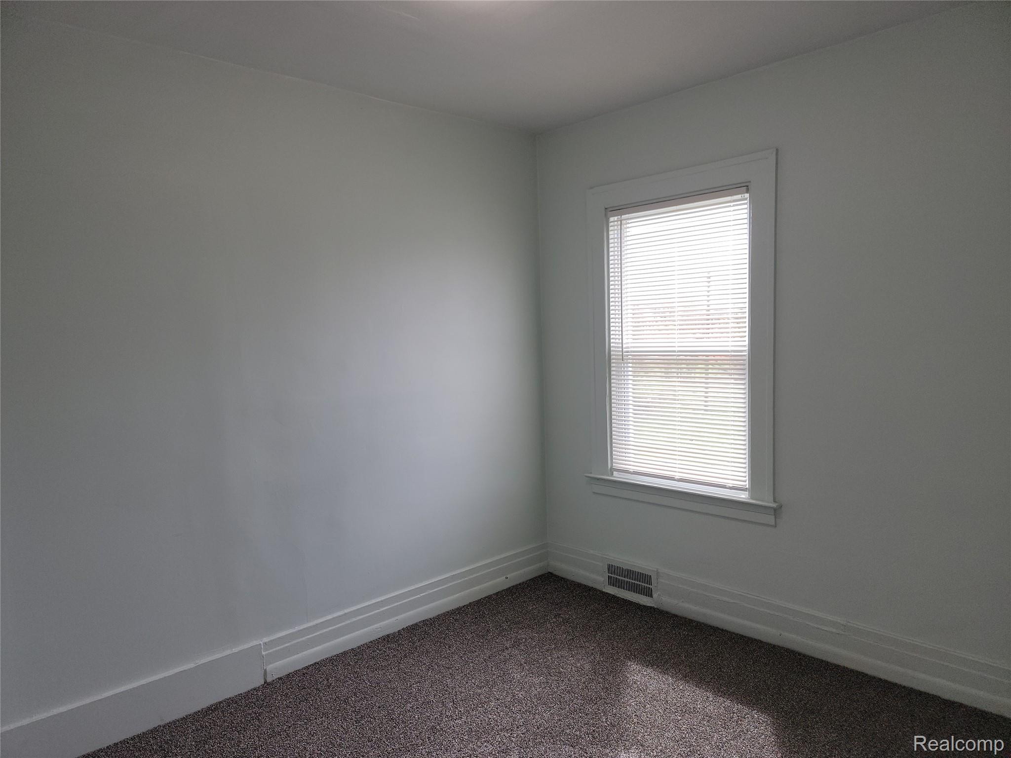 Detroit, Michigan 48215, United States, 4 Bedrooms Bedrooms, ,1 BathroomBathrooms,Residential,Active,252860