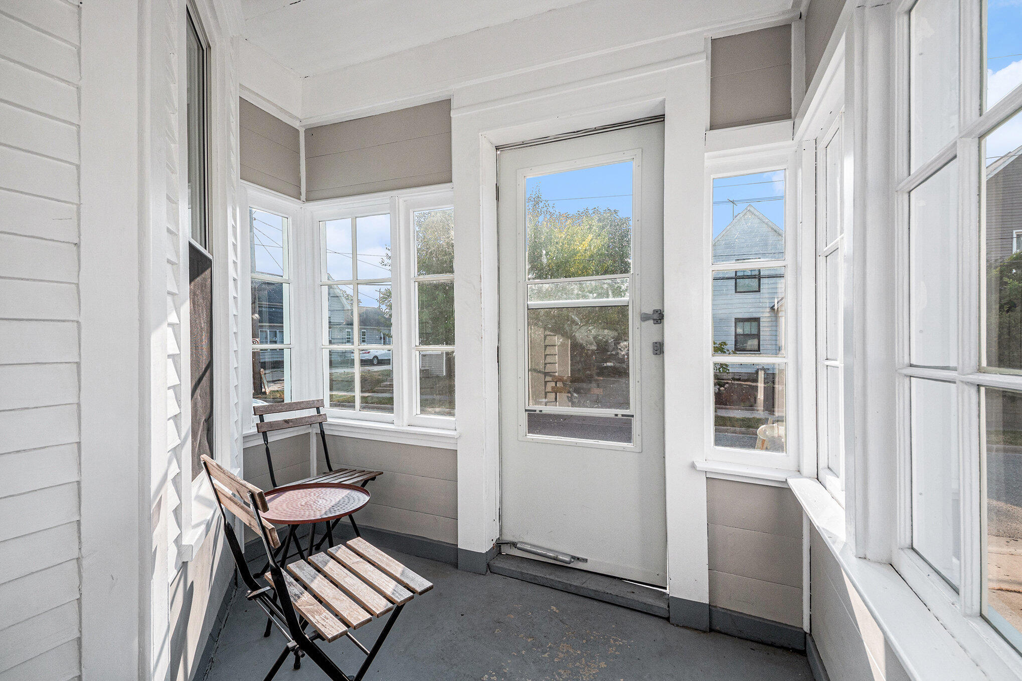 318 Hogadone Avenue SW