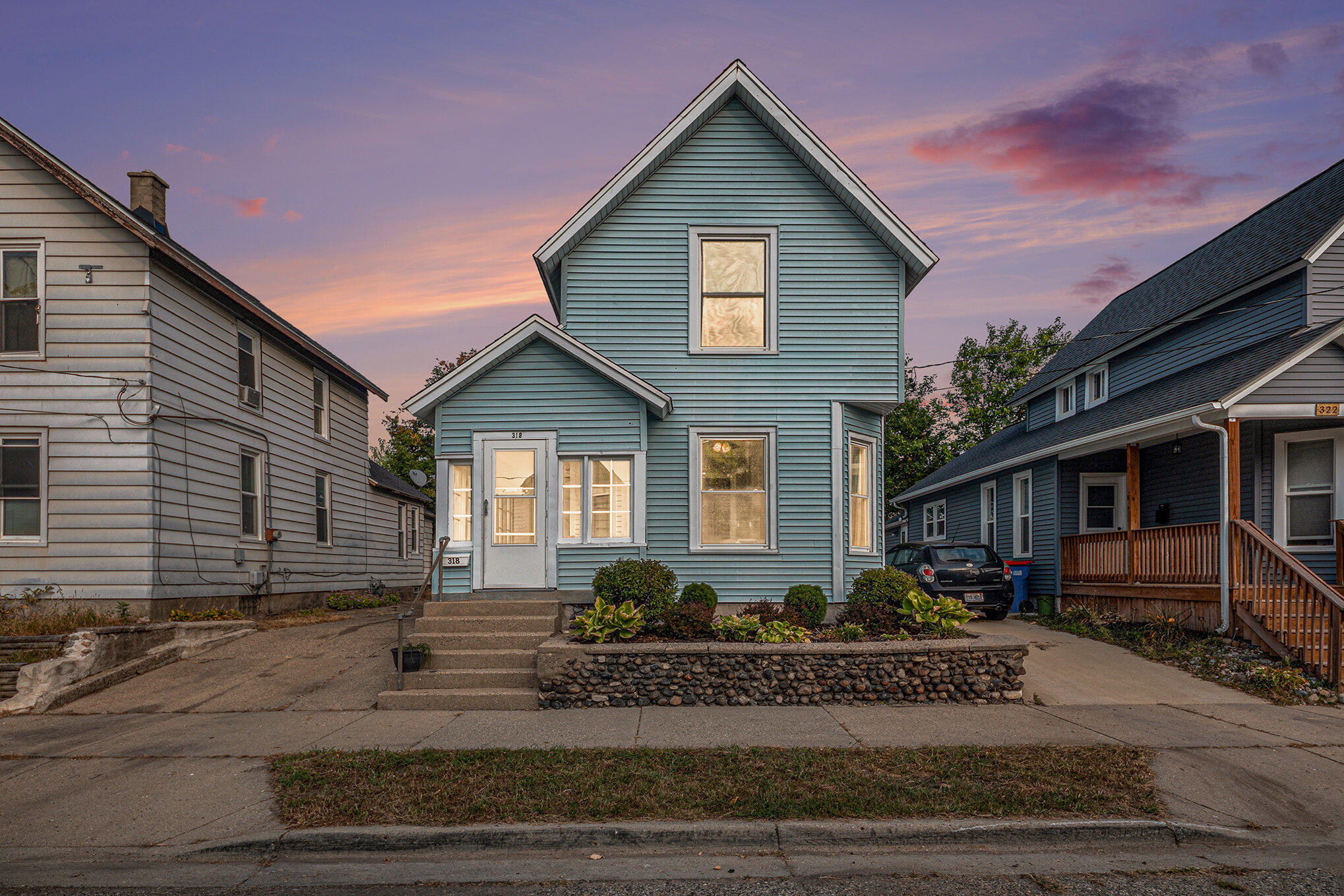 318 Hogadone Avenue SW