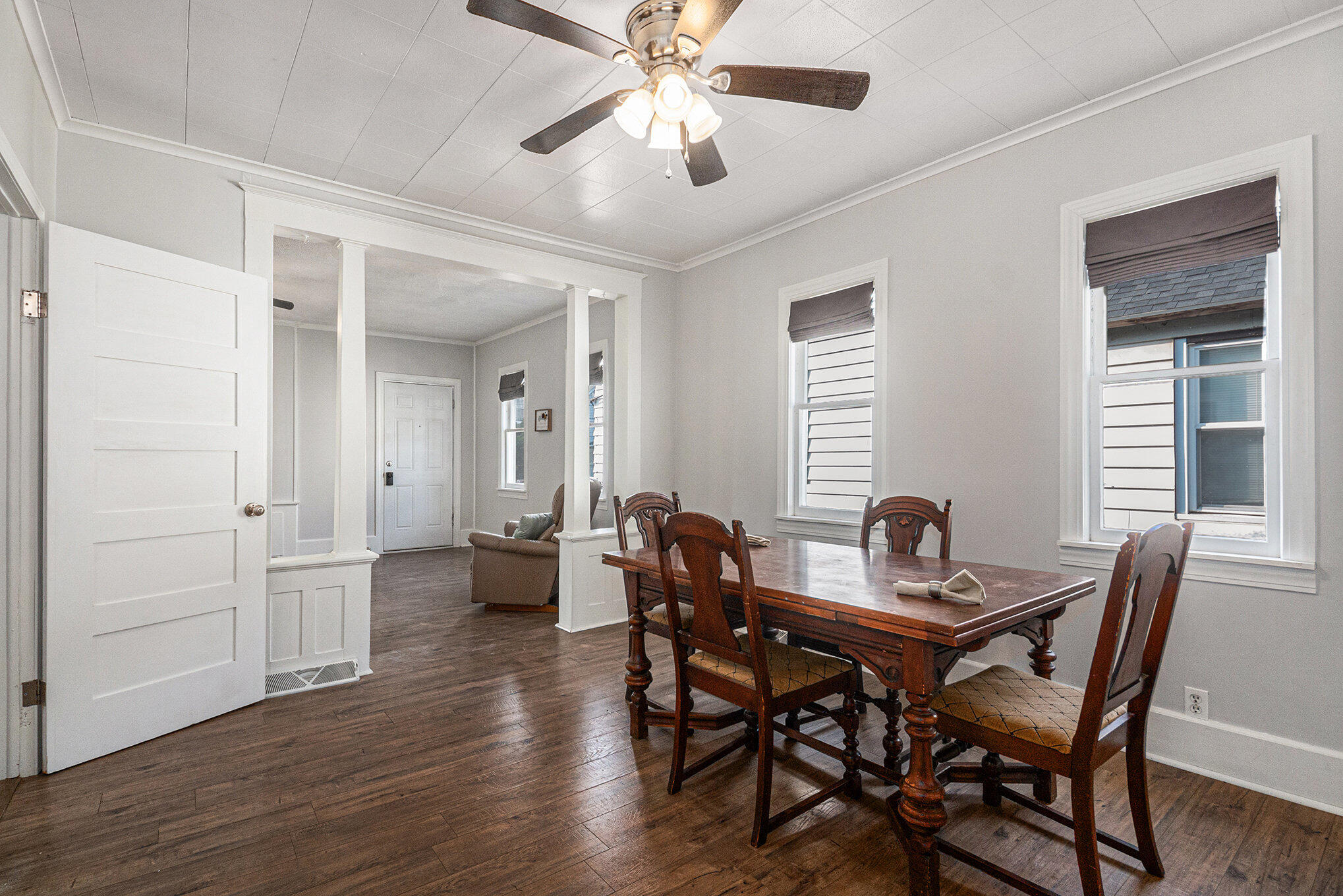 318 Hogadone Avenue SW