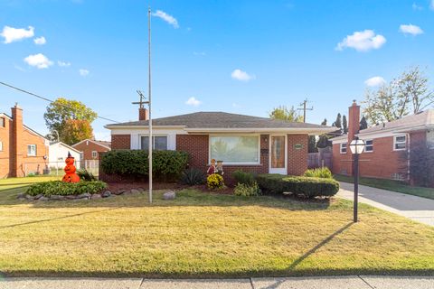 8565 Cardwell Street Westland City MI 48185