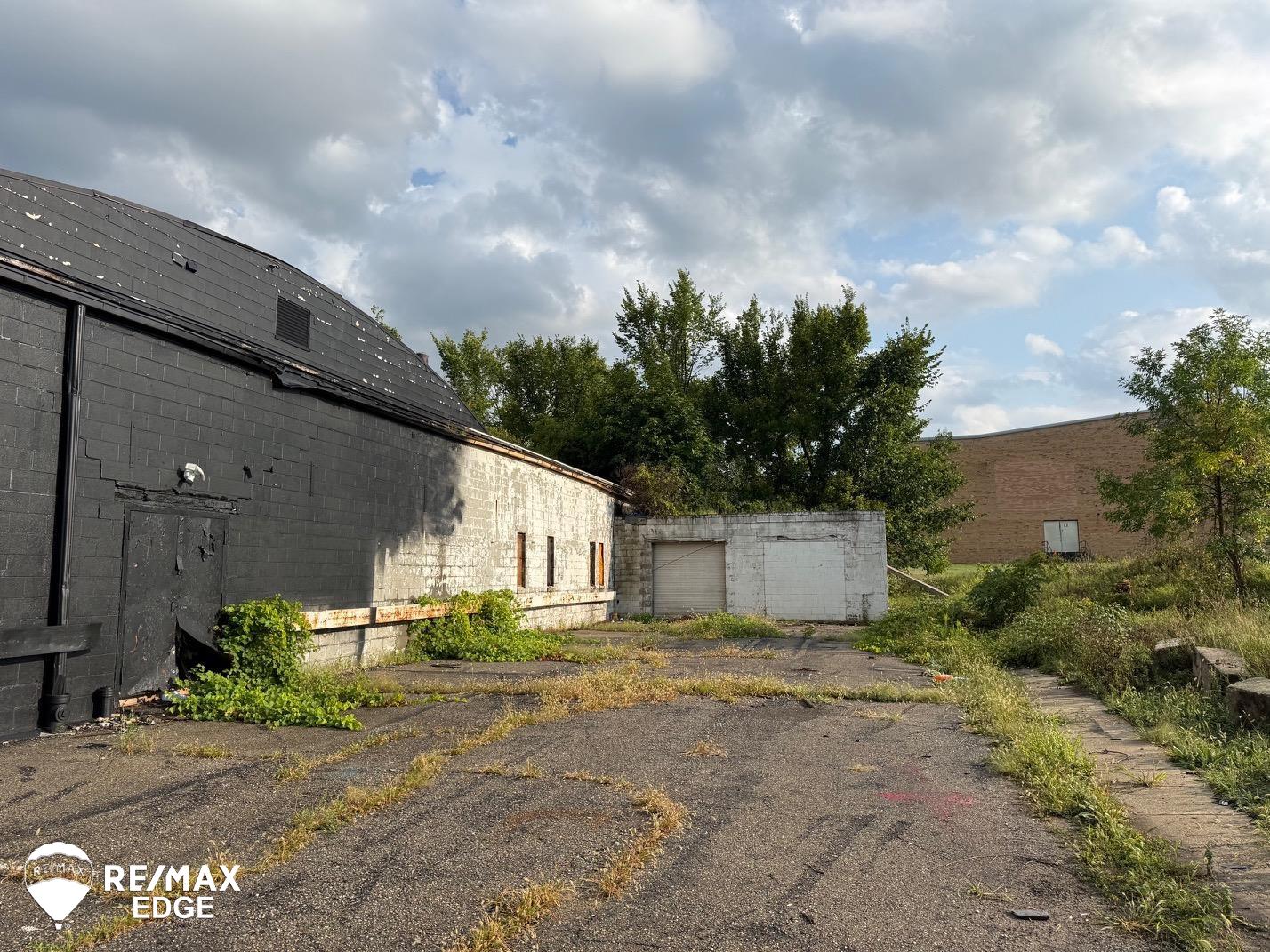 6069 N Saginaw Street