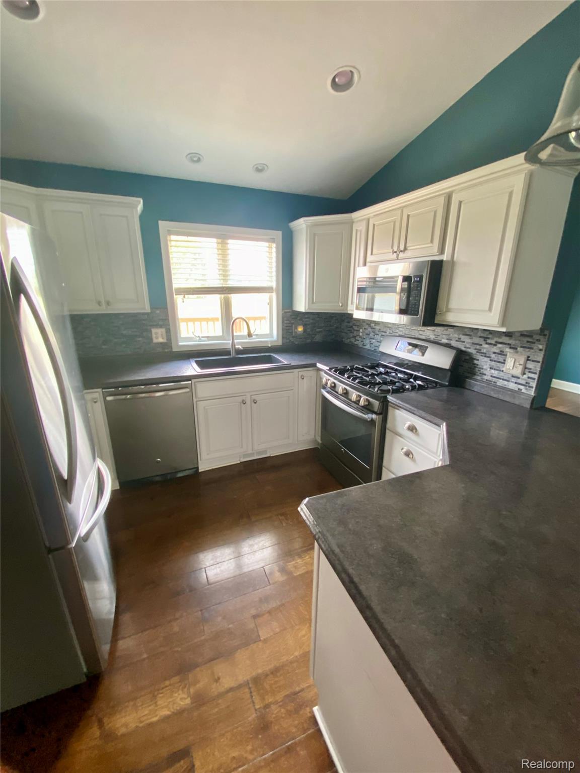 7758 DRAKESHIRE BLVD