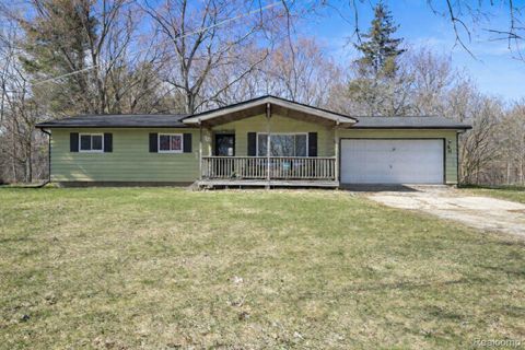11106 Main Road Fenton Charter Township MI 48430