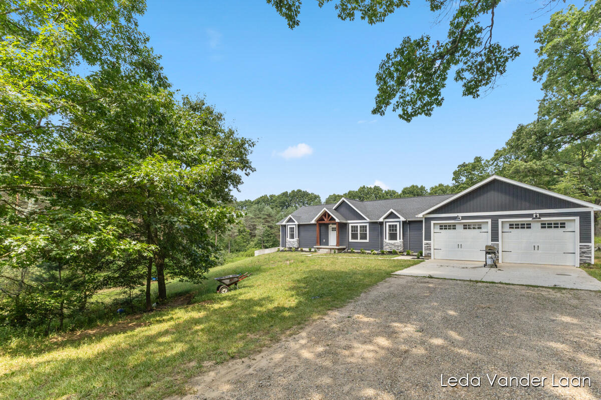 7385 14 Mile Road NE