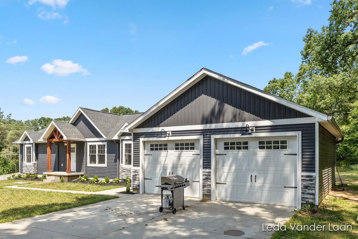 7385 14 Mile Road NE