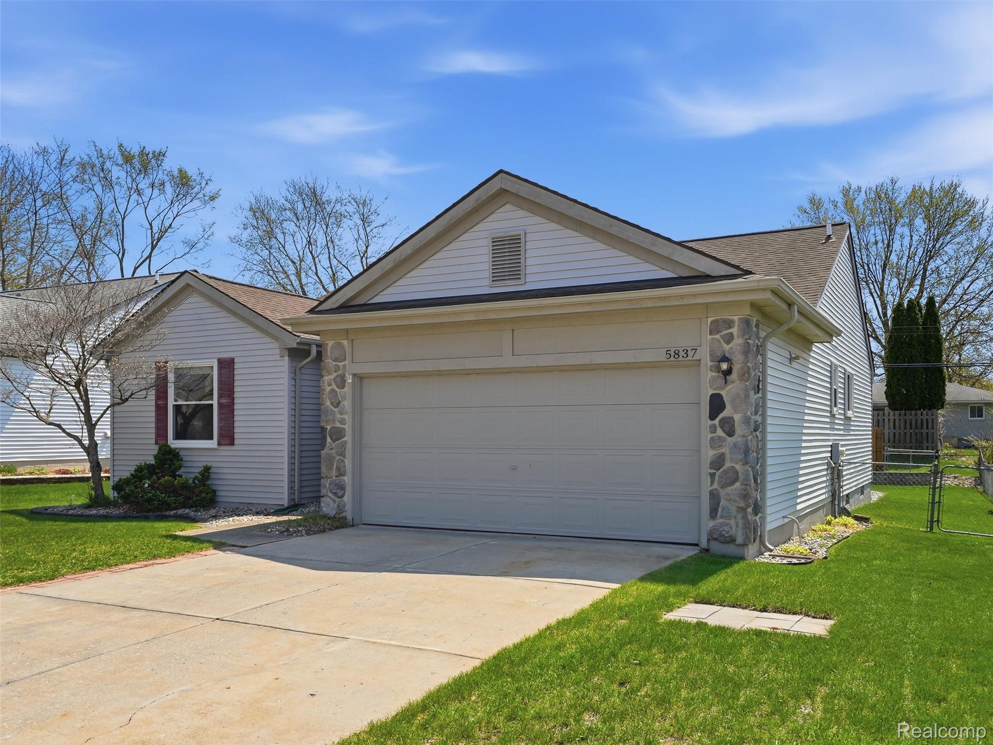 5837 Northridge Circle