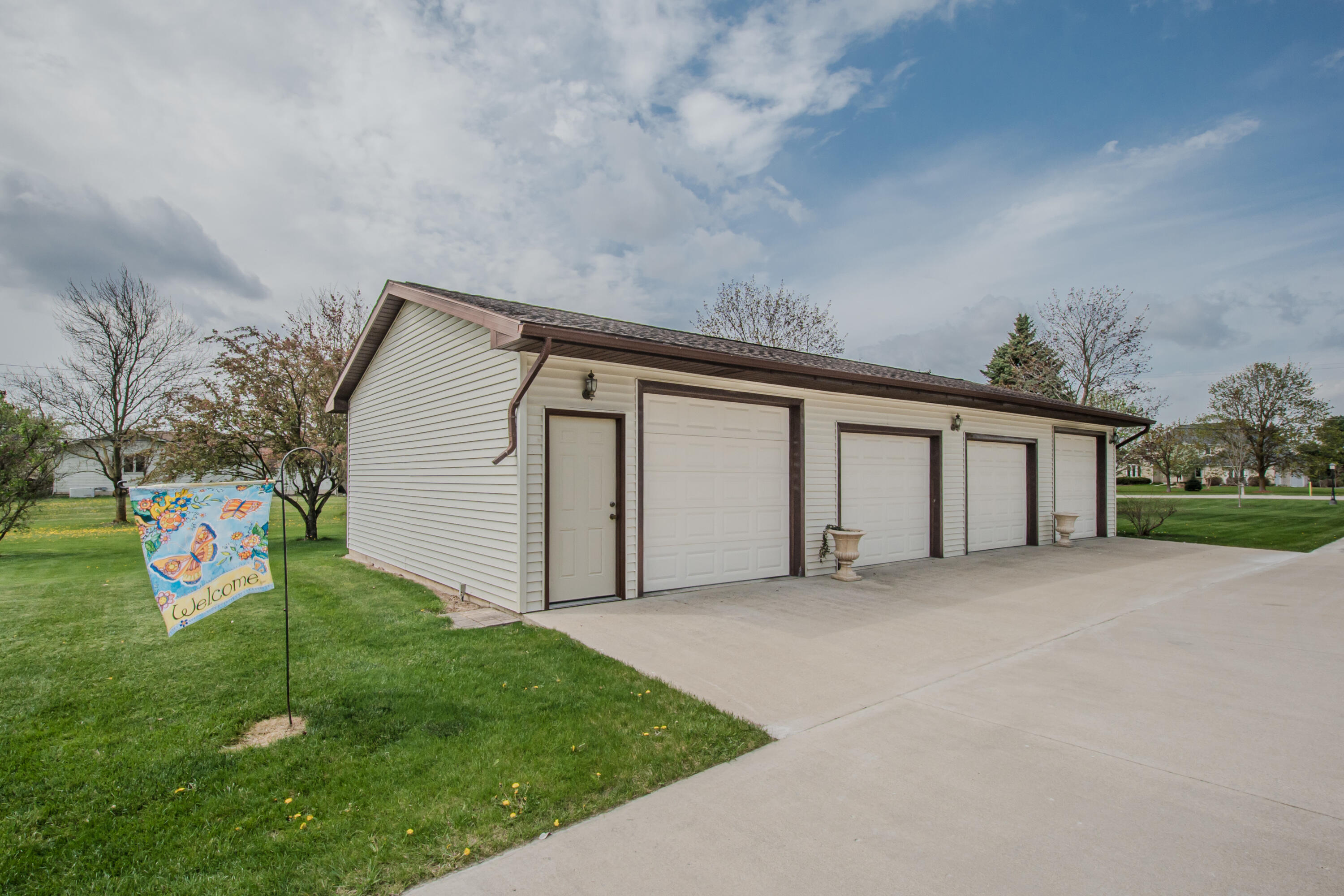 7373 Dell Road
