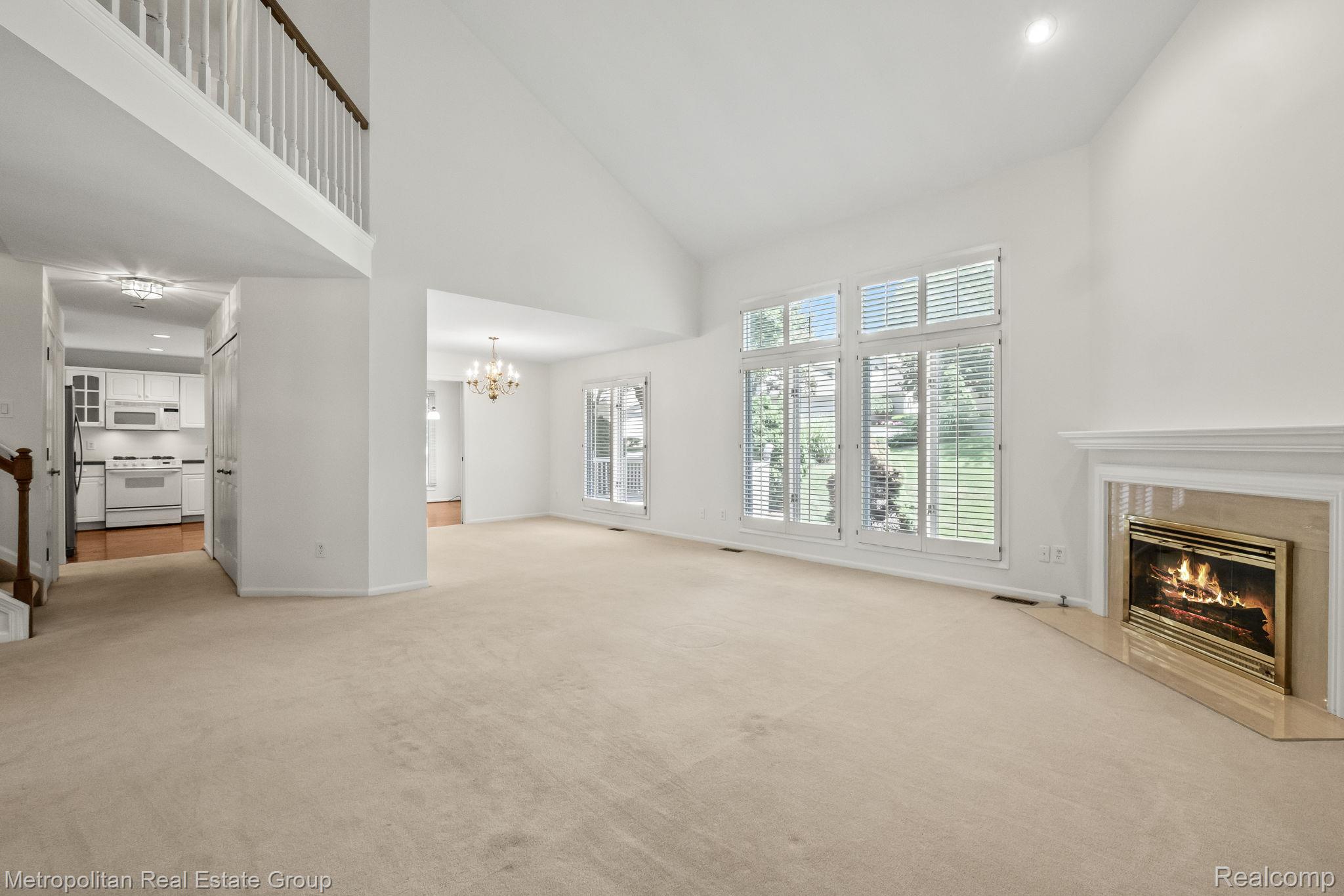 211 SAINT LAWRENCE Boulevard