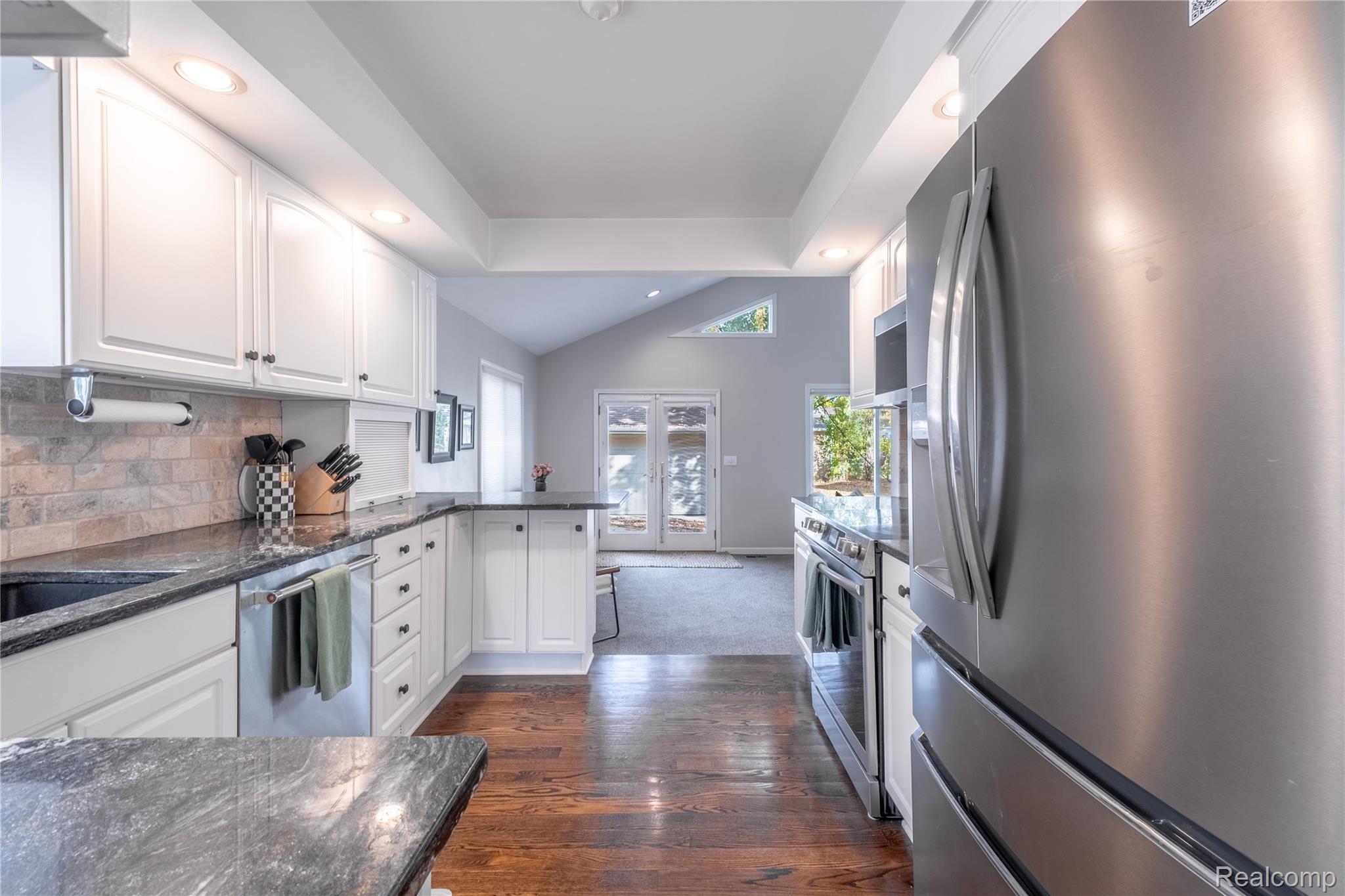 Royal Oak City, Michigan 48073, United States, 3 Bedrooms Bedrooms, ,2 BathroomsBathrooms,Residential,Active,232889