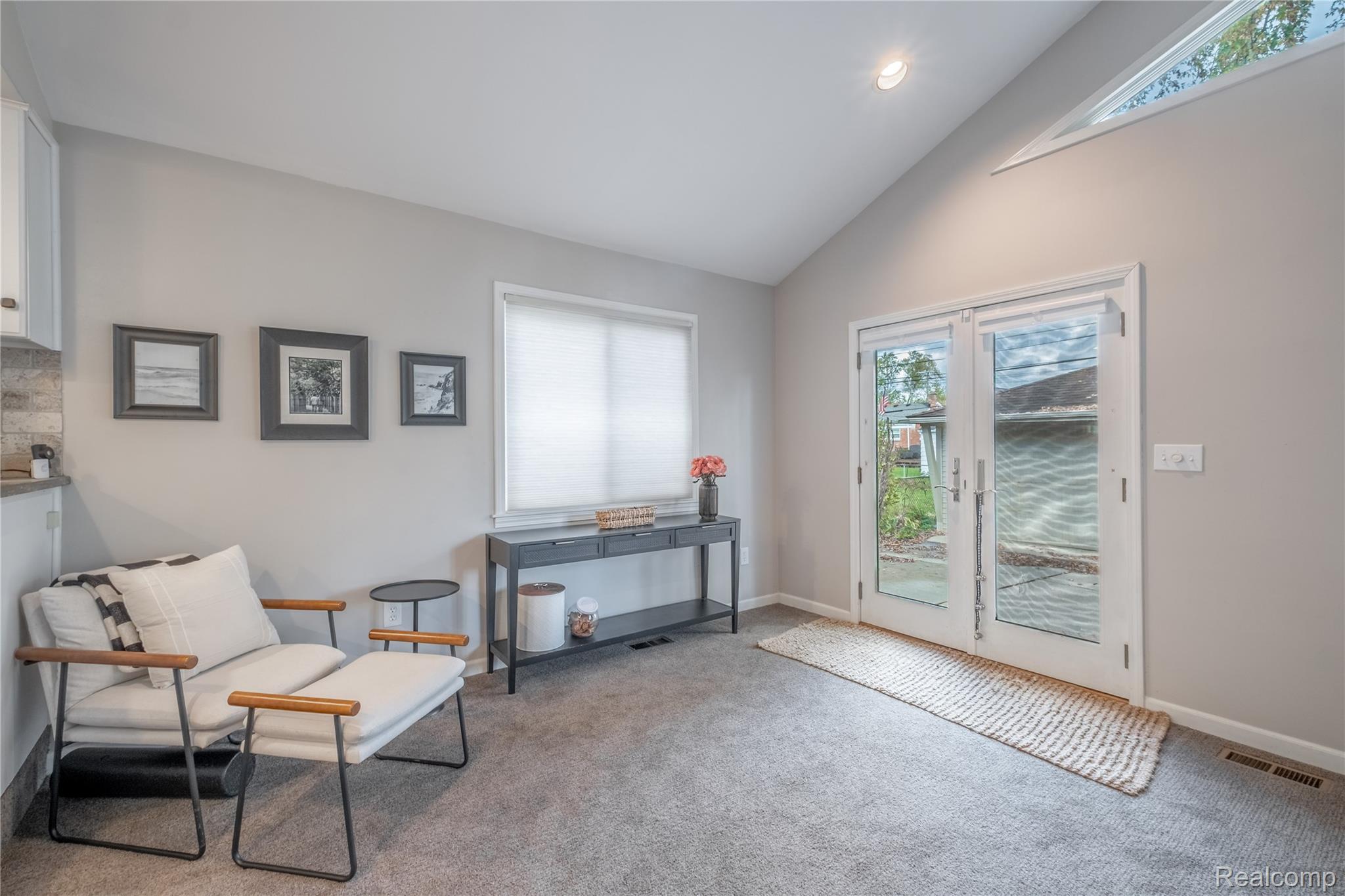 Royal Oak City, Michigan 48073, United States, 3 Bedrooms Bedrooms, ,2 BathroomsBathrooms,Residential,Active,232889