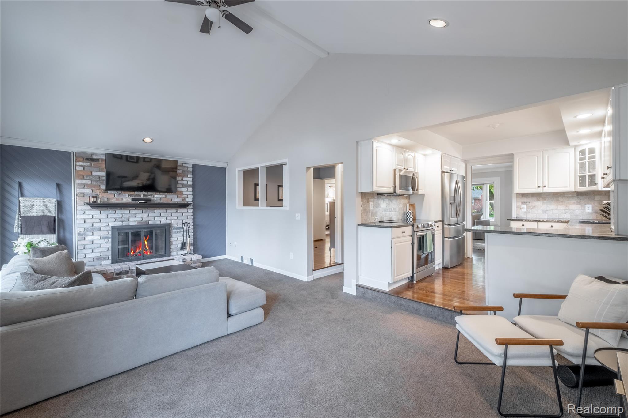 Royal Oak City, Michigan 48073, United States, 3 Bedrooms Bedrooms, ,2 BathroomsBathrooms,Residential,Active,232889