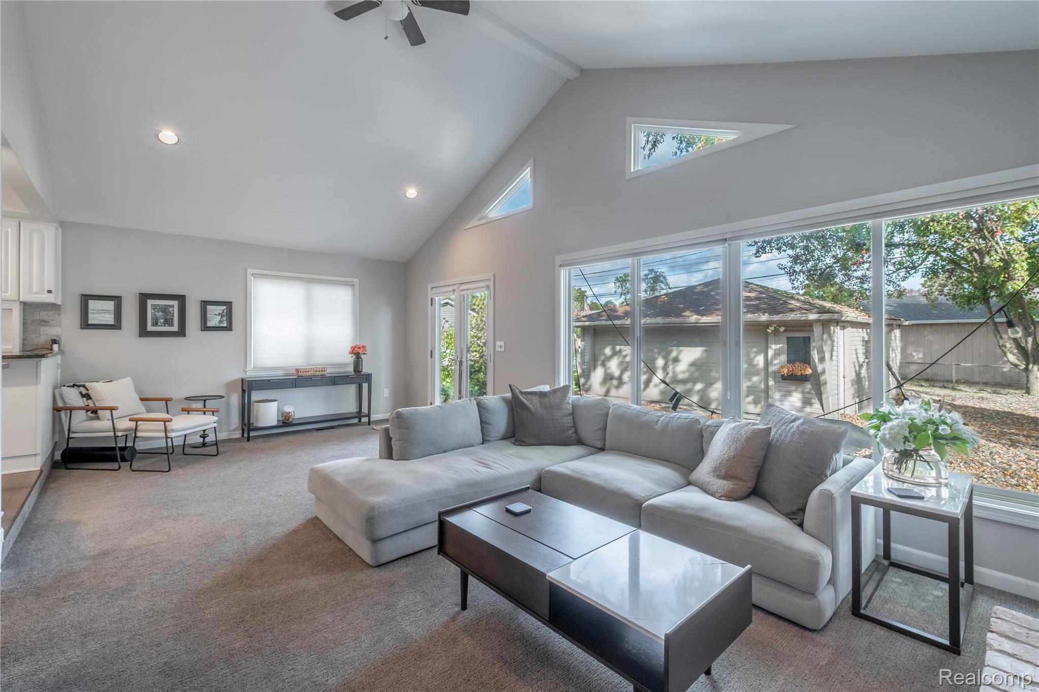 Royal Oak City, Michigan 48073, United States, 3 Bedrooms Bedrooms, ,2 BathroomsBathrooms,Residential,Active,232889