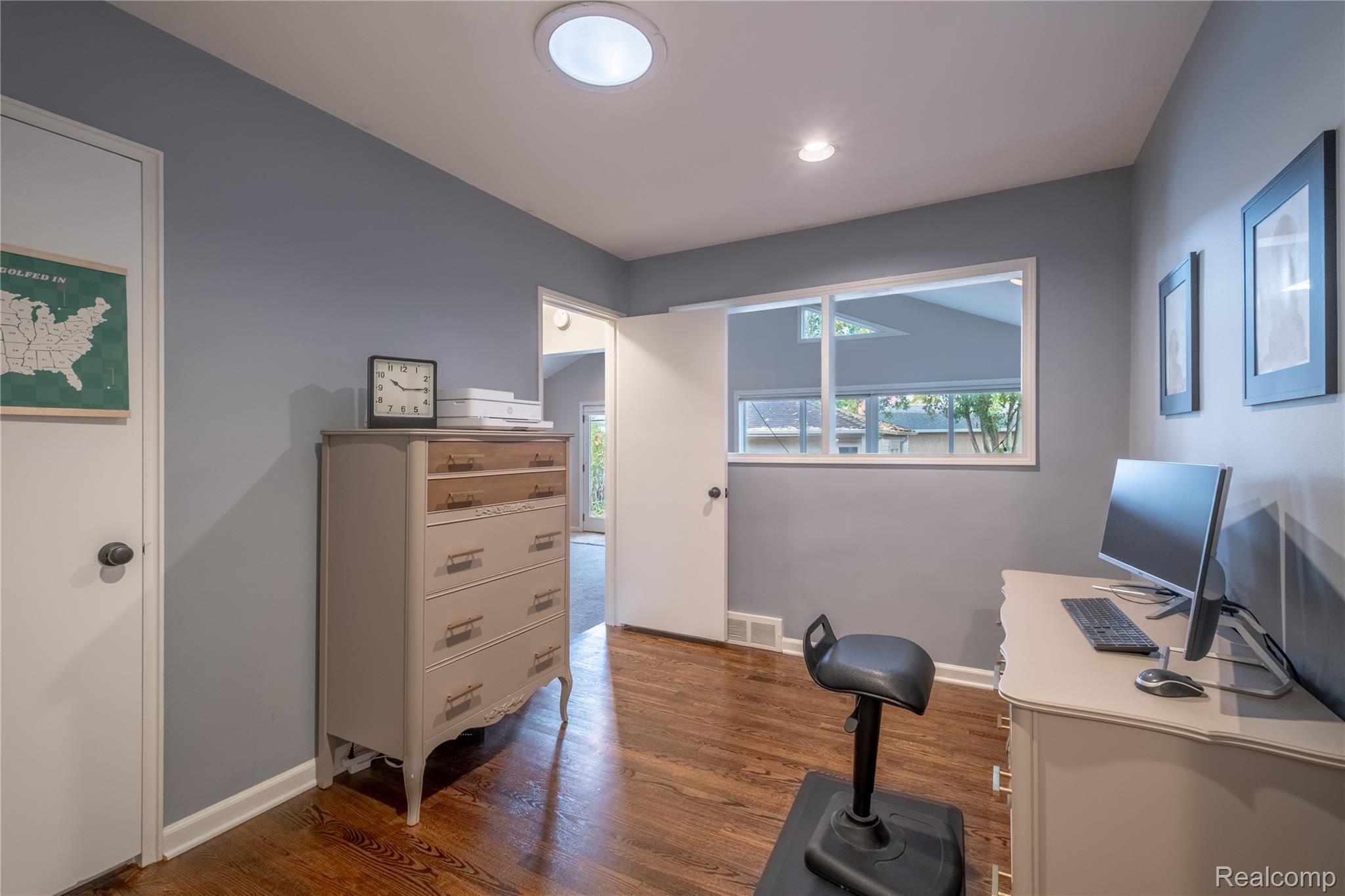 Royal Oak City, Michigan 48073, United States, 3 Bedrooms Bedrooms, ,2 BathroomsBathrooms,Residential,Active,232889