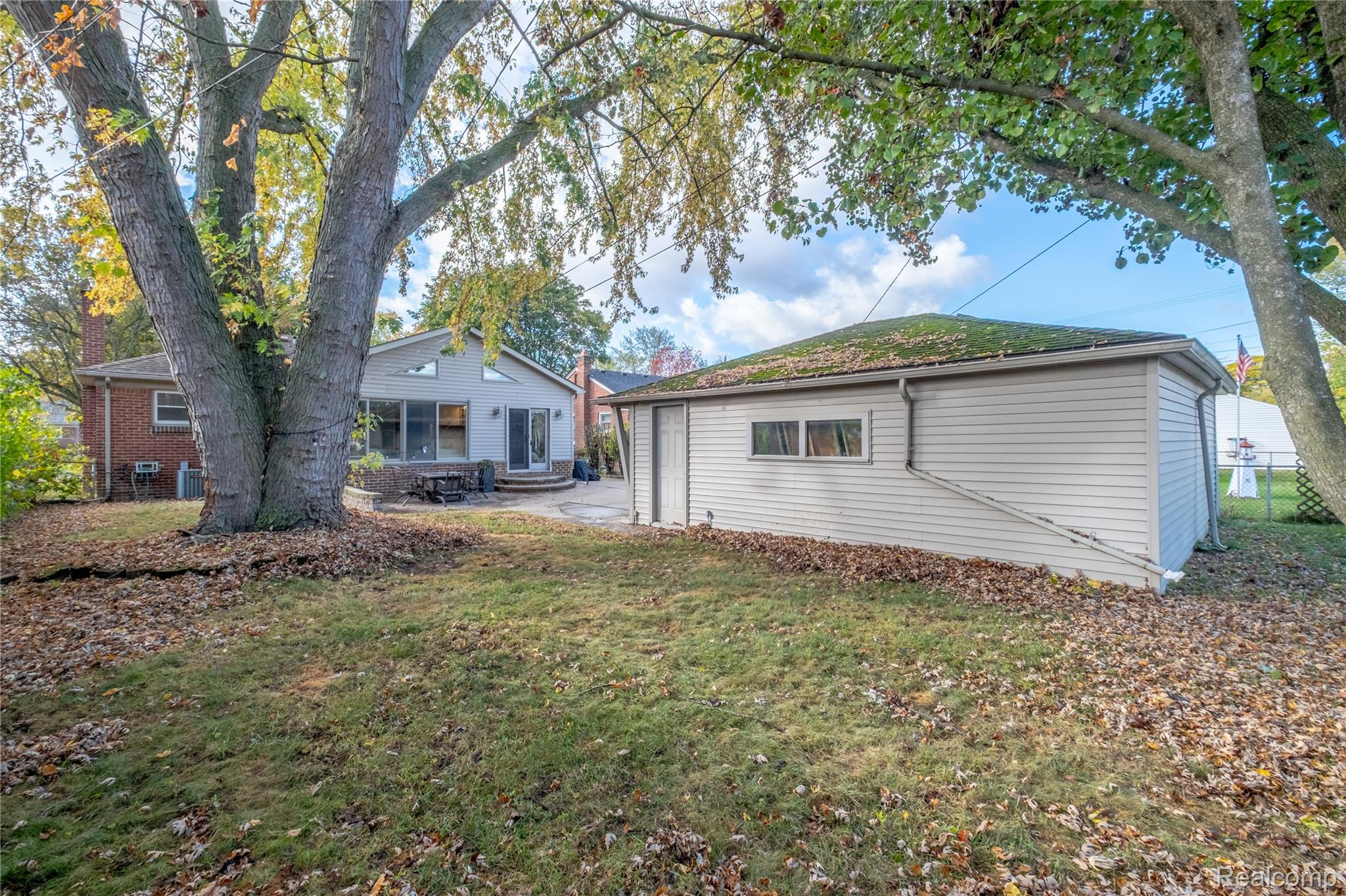 Royal Oak City, Michigan 48073, United States, 3 Bedrooms Bedrooms, ,2 BathroomsBathrooms,Residential,Active,232889