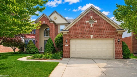 Photo of 49554 Dunhill Drive, Macomb Township, MI 48044 (MLS # 58050215970)