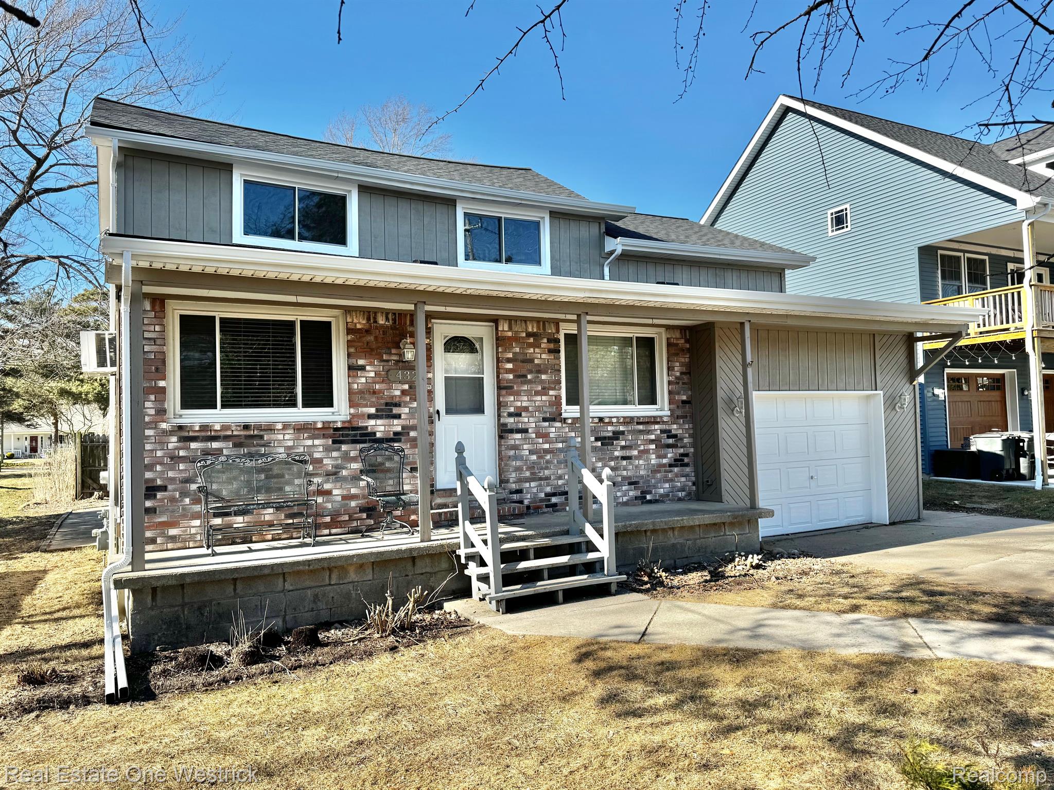 432 Edgewater Drive