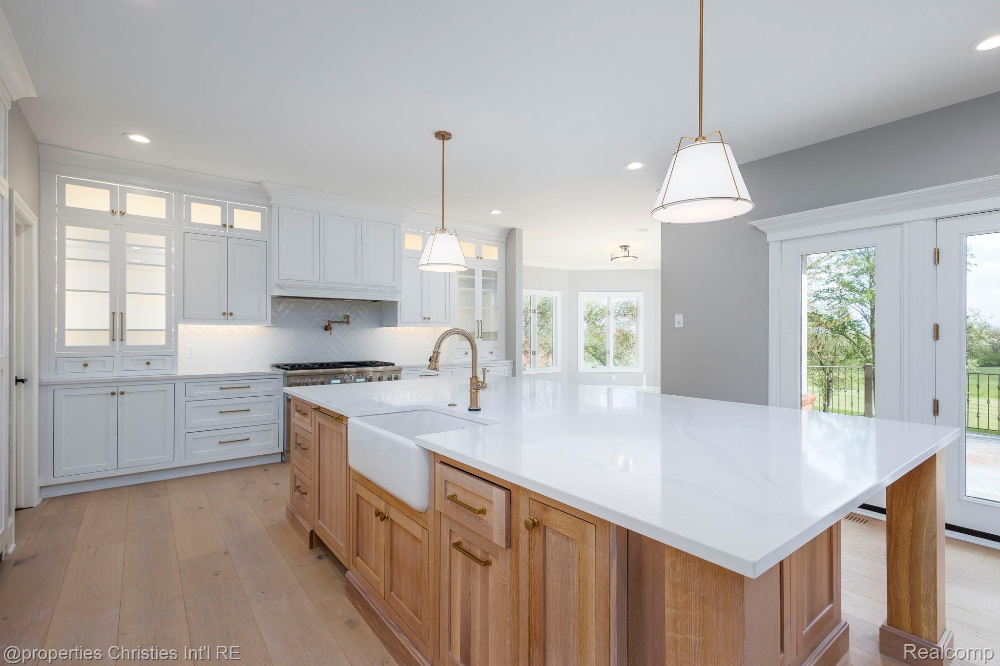 5023 Rockaway Lane